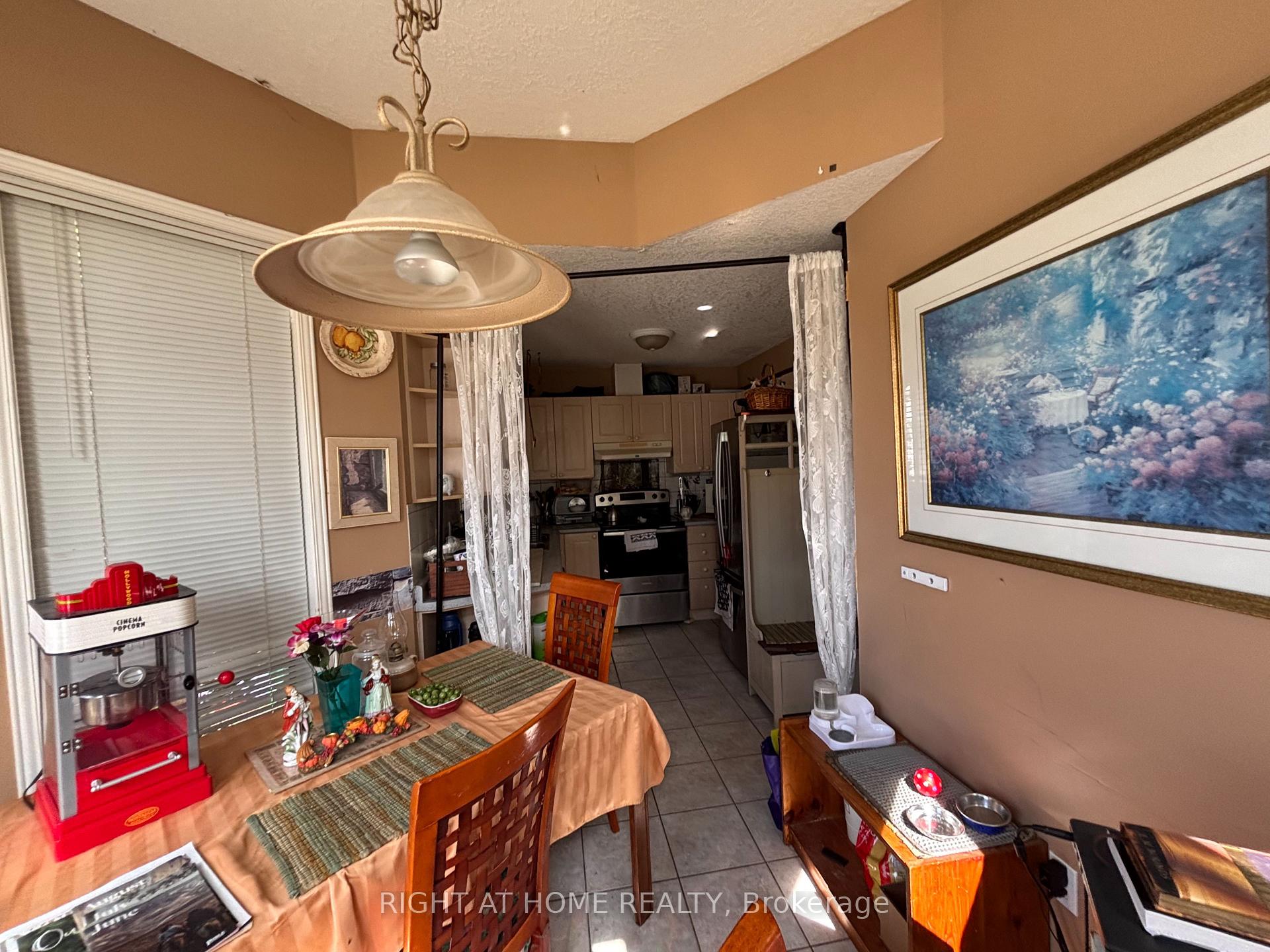 Photo 14 of 1 Montgomery Boulevard, Orangeville — HOMEH