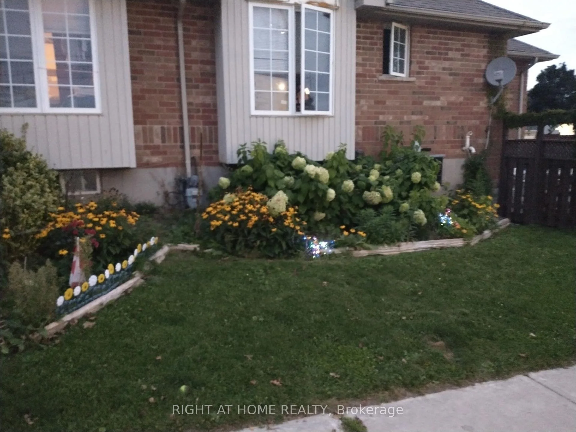 Photo 6 of 1 Montgomery Boulevard, Orangeville — HOMEH
