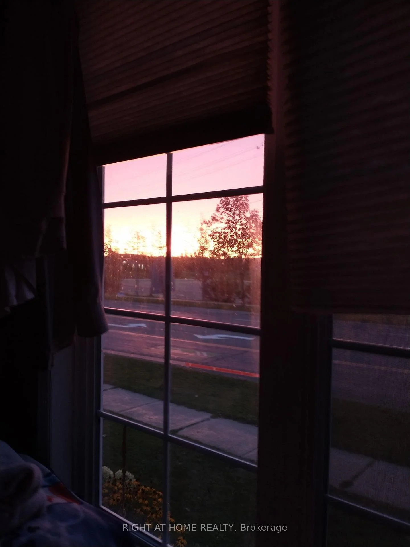 Photo 8 of 1 Montgomery Boulevard, Orangeville — HOMEH