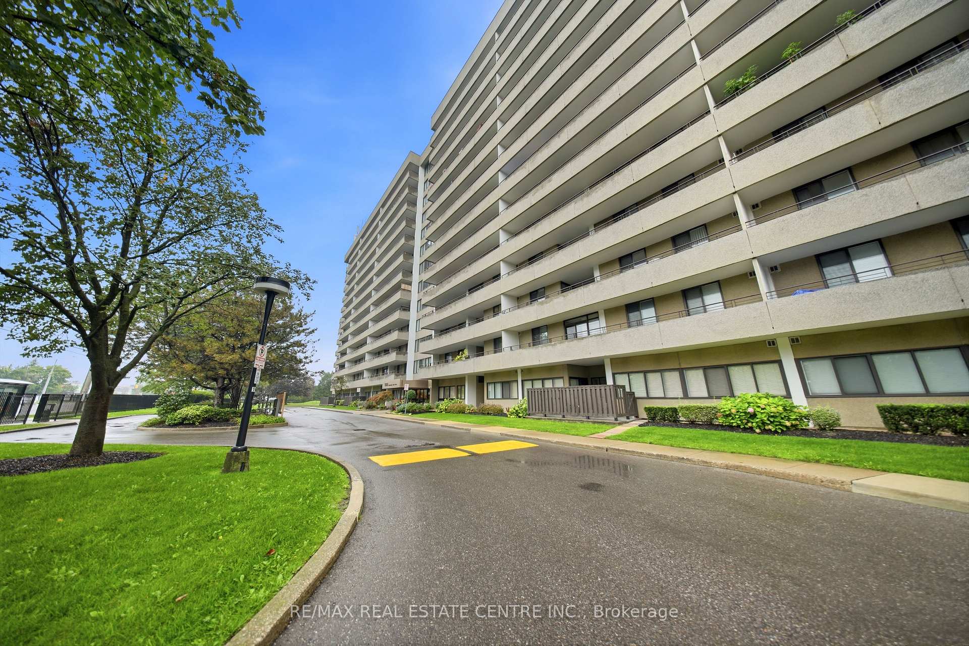 Photo of Unit 511, 1300 Mississauga Valley Boulevard