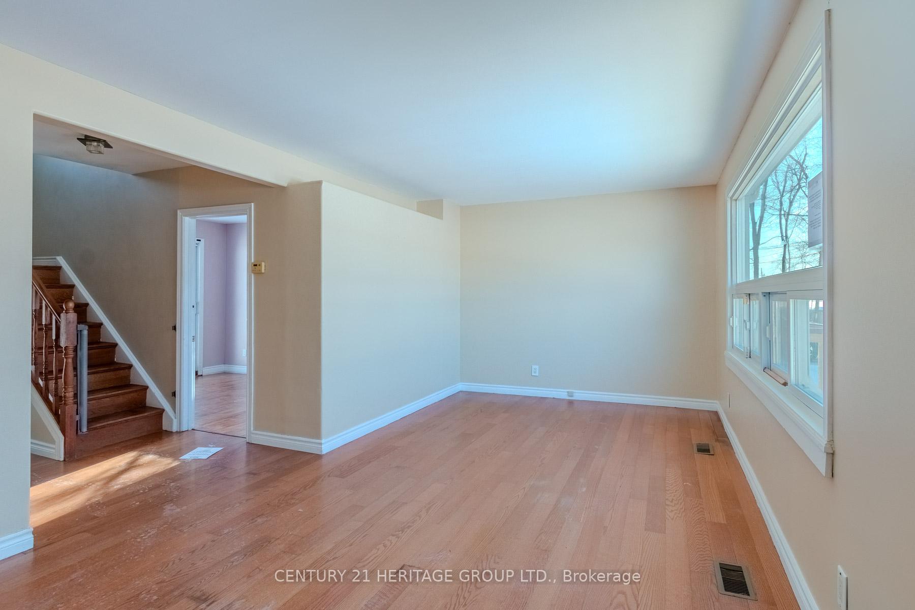 Photo 6 of 2232 Queensway Drive, Burlington, Freeman — HOMEH