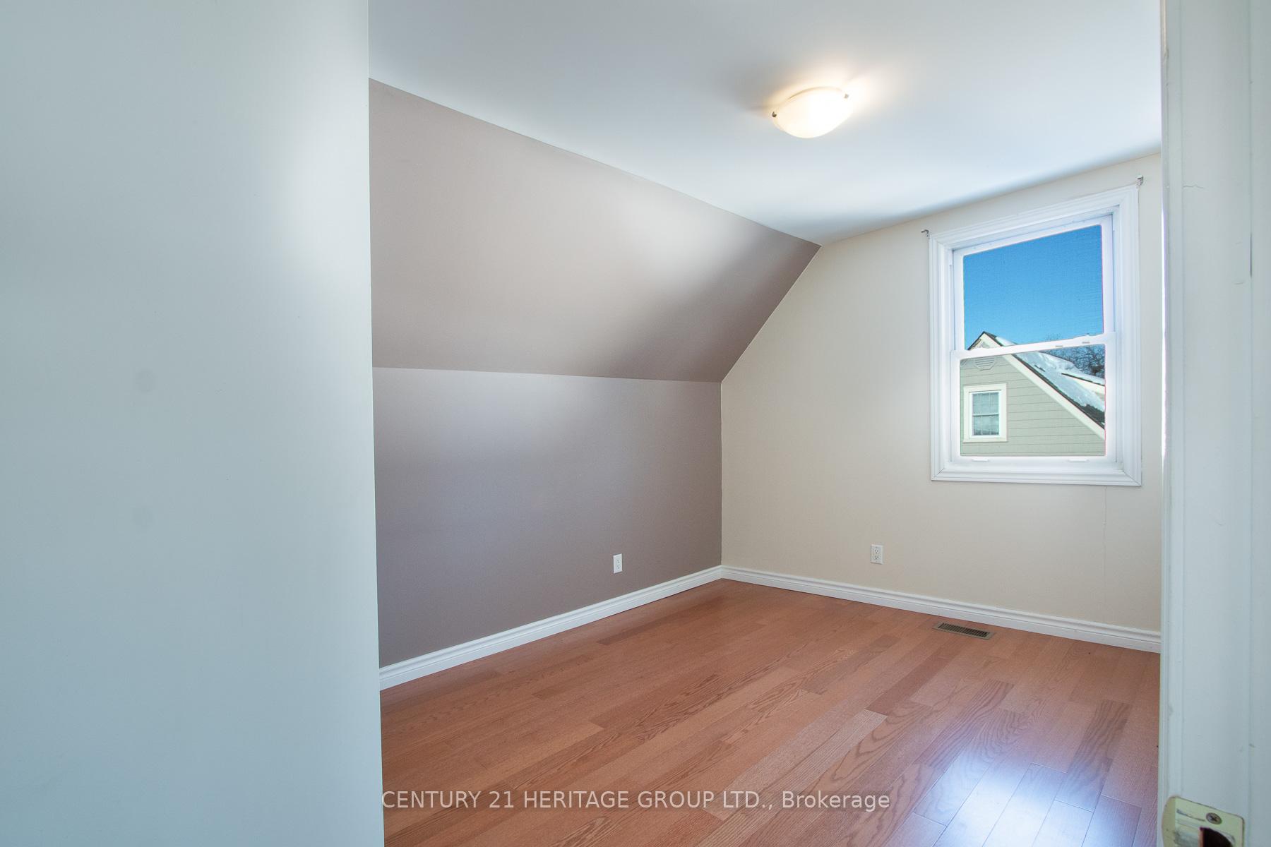 Photo 9 of 2232 Queensway Drive, Burlington, Freeman — HOMEH