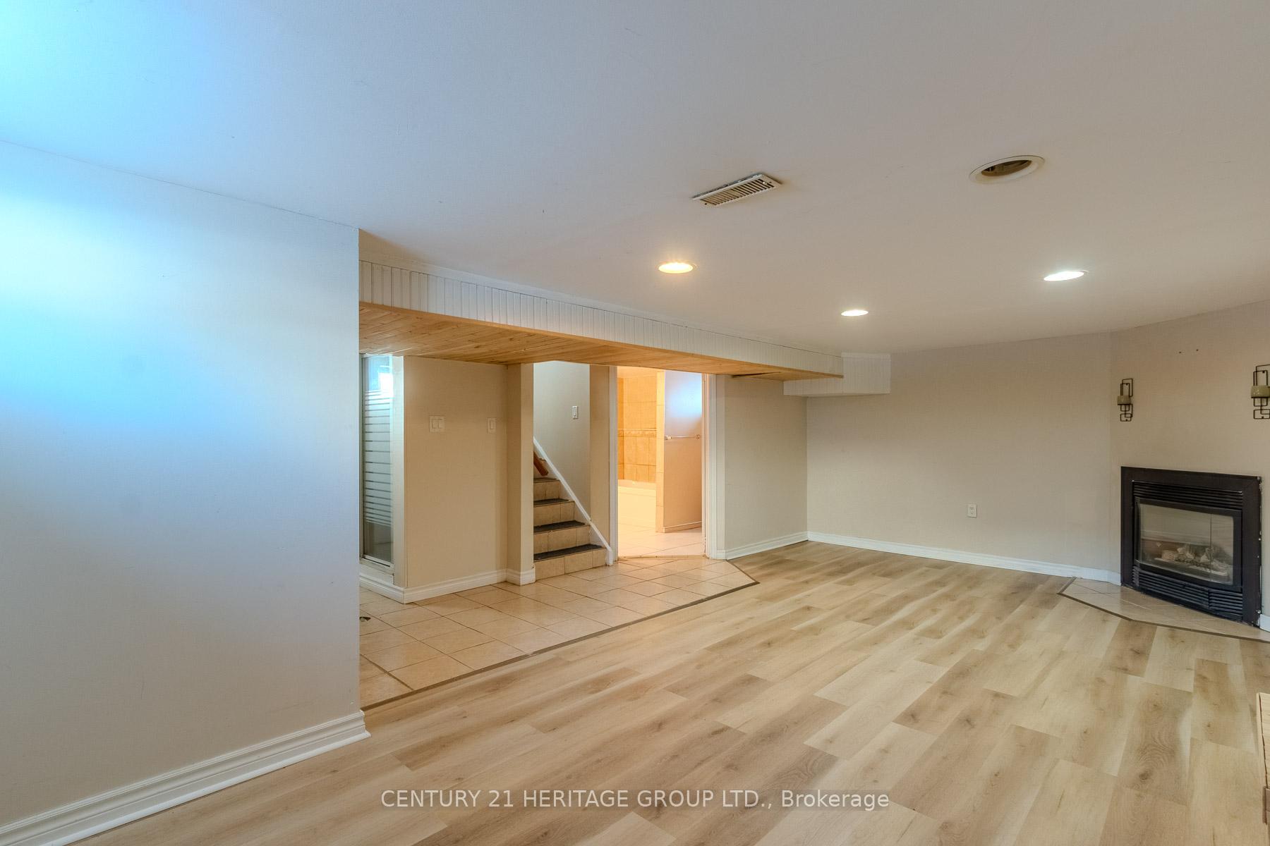 Photo 13 of 2232 Queensway Drive, Burlington, Freeman — HOMEH
