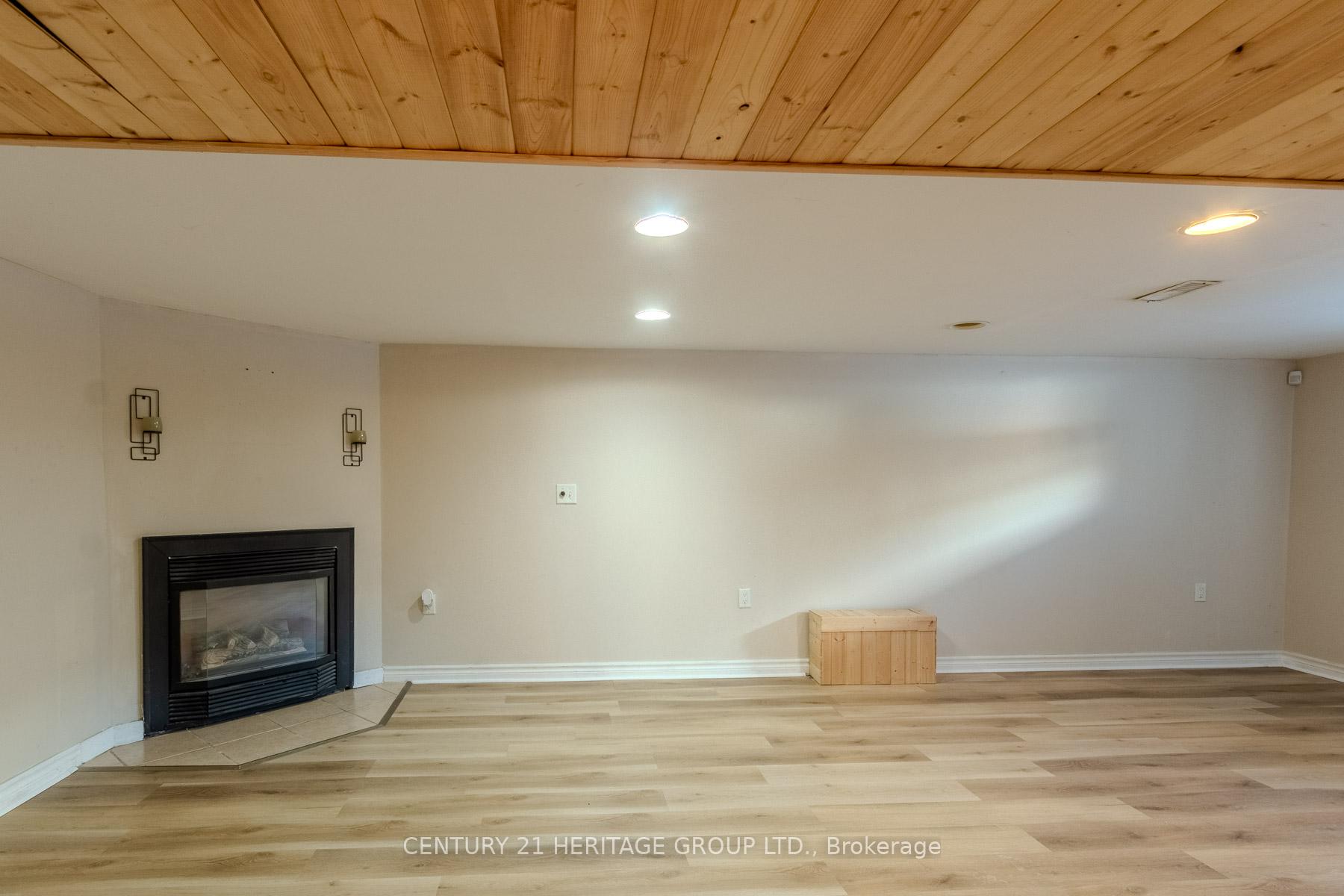 Photo 14 of 2232 Queensway Drive, Burlington, Freeman — HOMEH