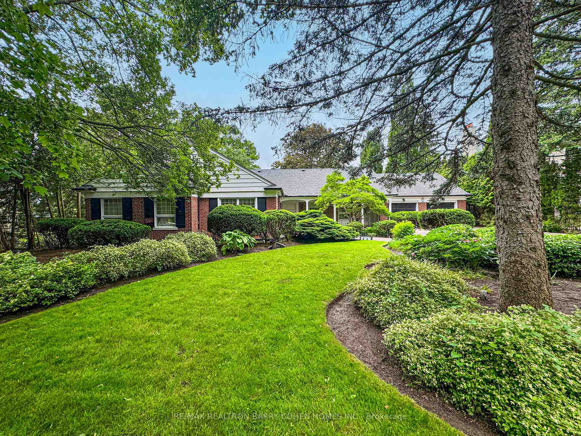 Photo 2 of 35 Bayview Ridge, North York, Bridle Path-Sunnybrook-York Mills — HOMEH