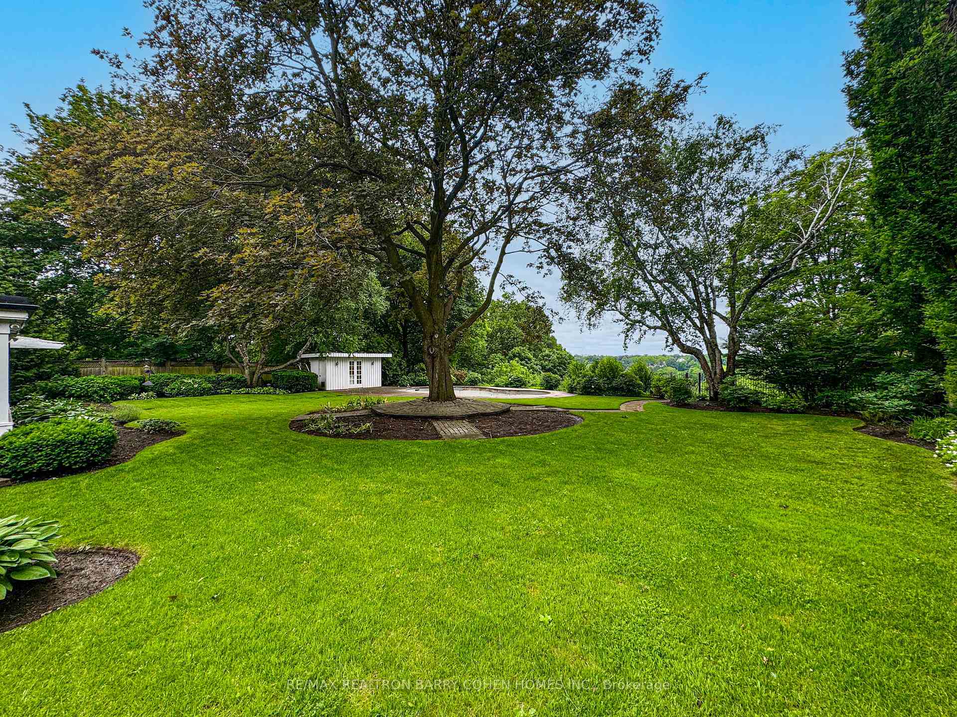 Photo 3 of 35 Bayview Ridge, North York, Bridle Path-Sunnybrook-York Mills — HOMEH