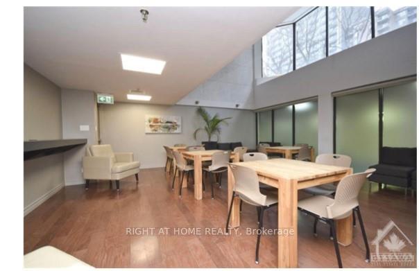 Photo 5 of Unit 706, 470 Laurier Avenue W, Ottawa, Ottawa Centre — HOMEH