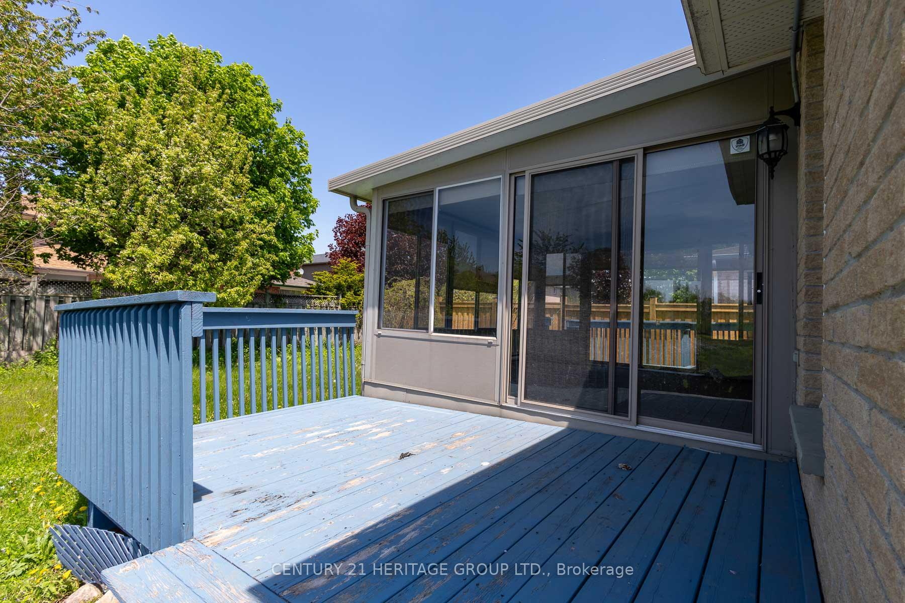 Photo 6 of 305 Sandringham Drive, Clarington, Courtice — HOMEH