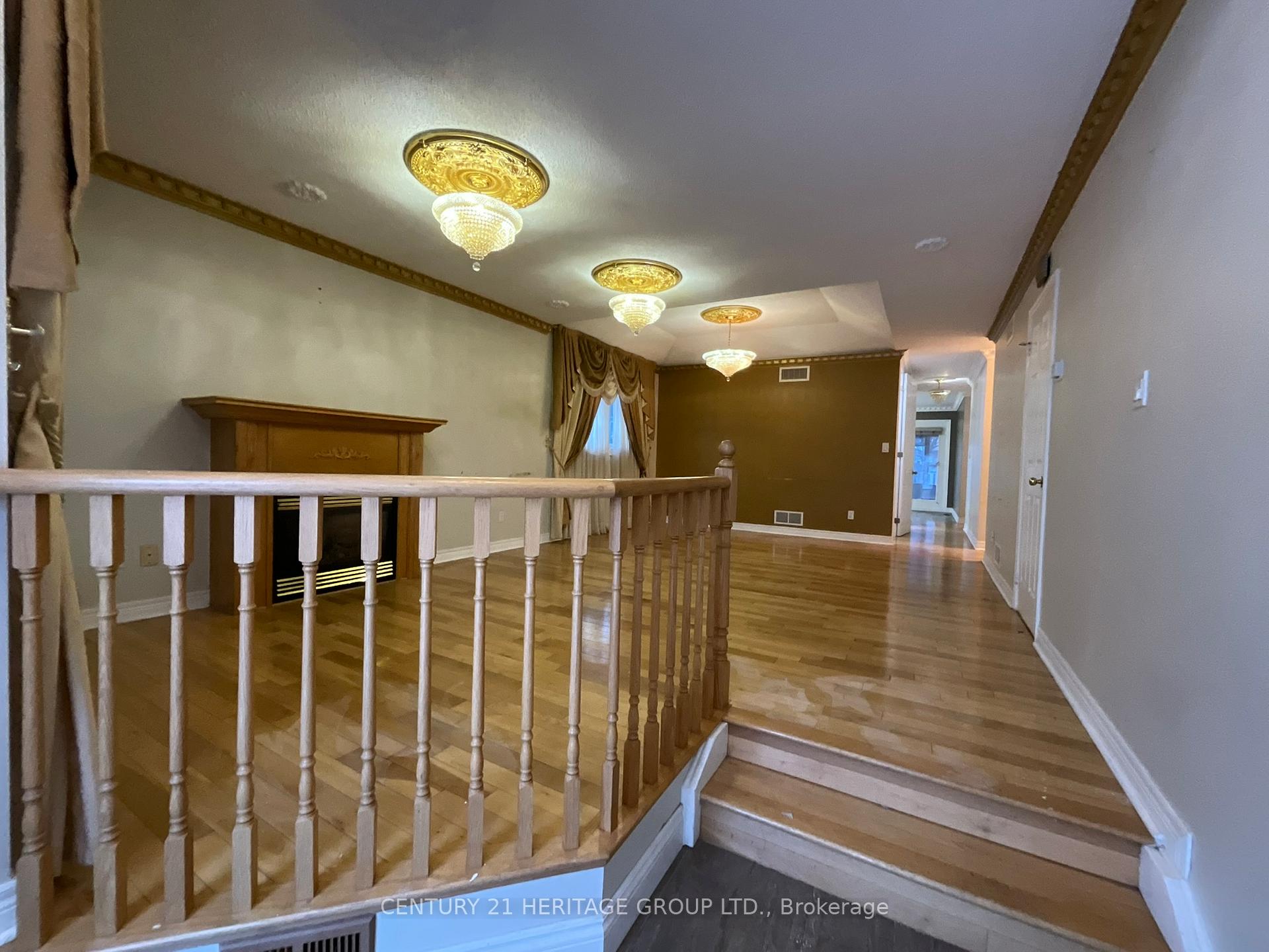 Photo 7 of 305 Sandringham Drive, Clarington, Courtice — HOMEH
