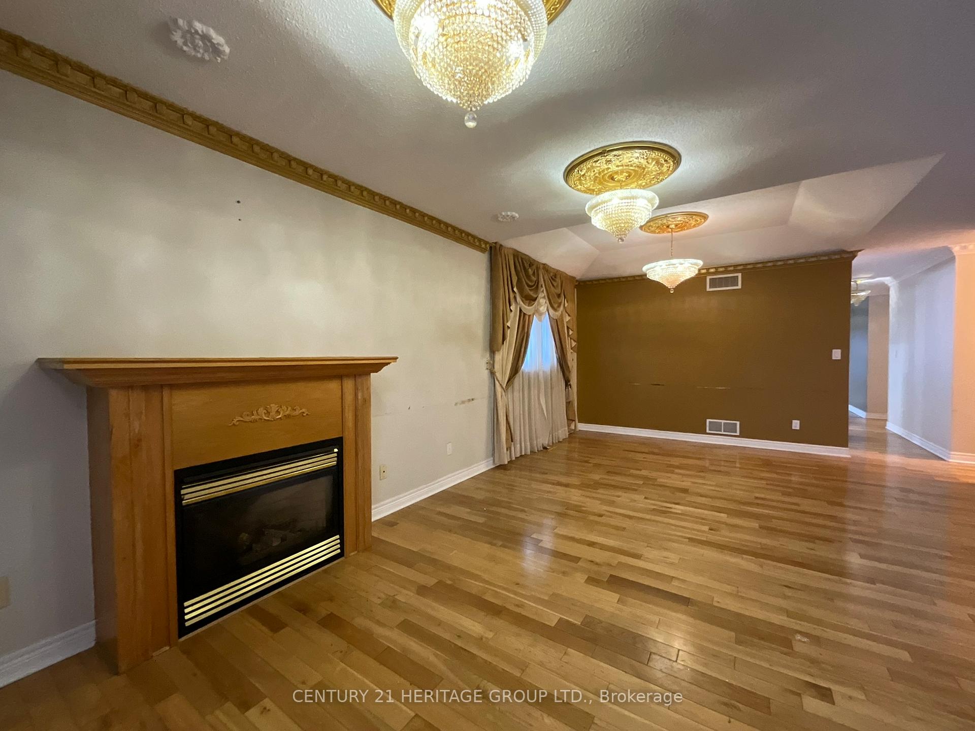 Photo 8 of 305 Sandringham Drive, Clarington, Courtice — HOMEH