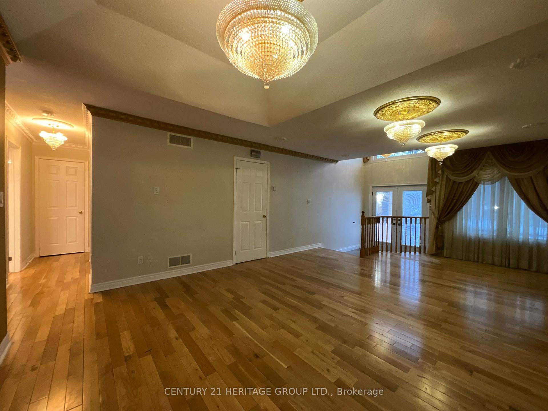 Photo 11 of 305 Sandringham Drive, Clarington, Courtice — HOMEH