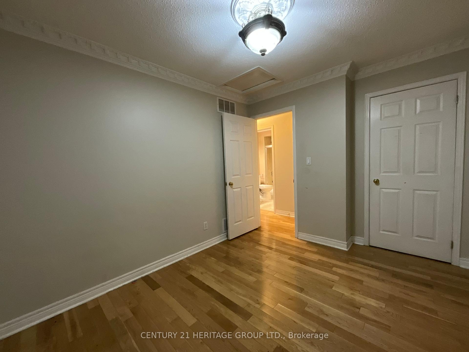 Photo 14 of 305 Sandringham Drive, Clarington, Courtice — HOMEH