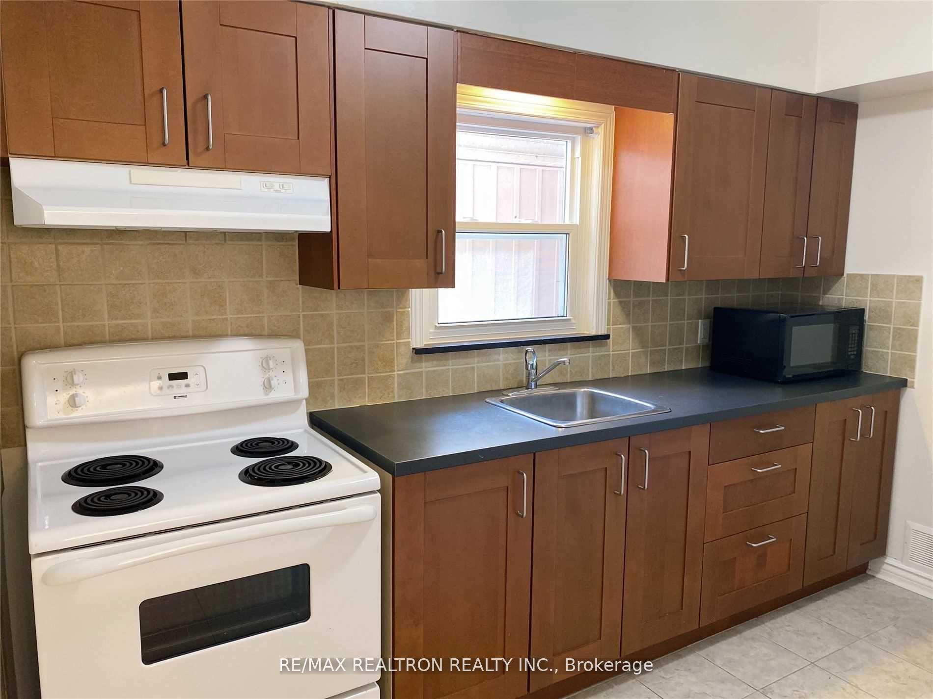 Photo 6 of Unit Main, 22 Gormley Avenue, Toronto, Yonge-St. Clair — HOMEH