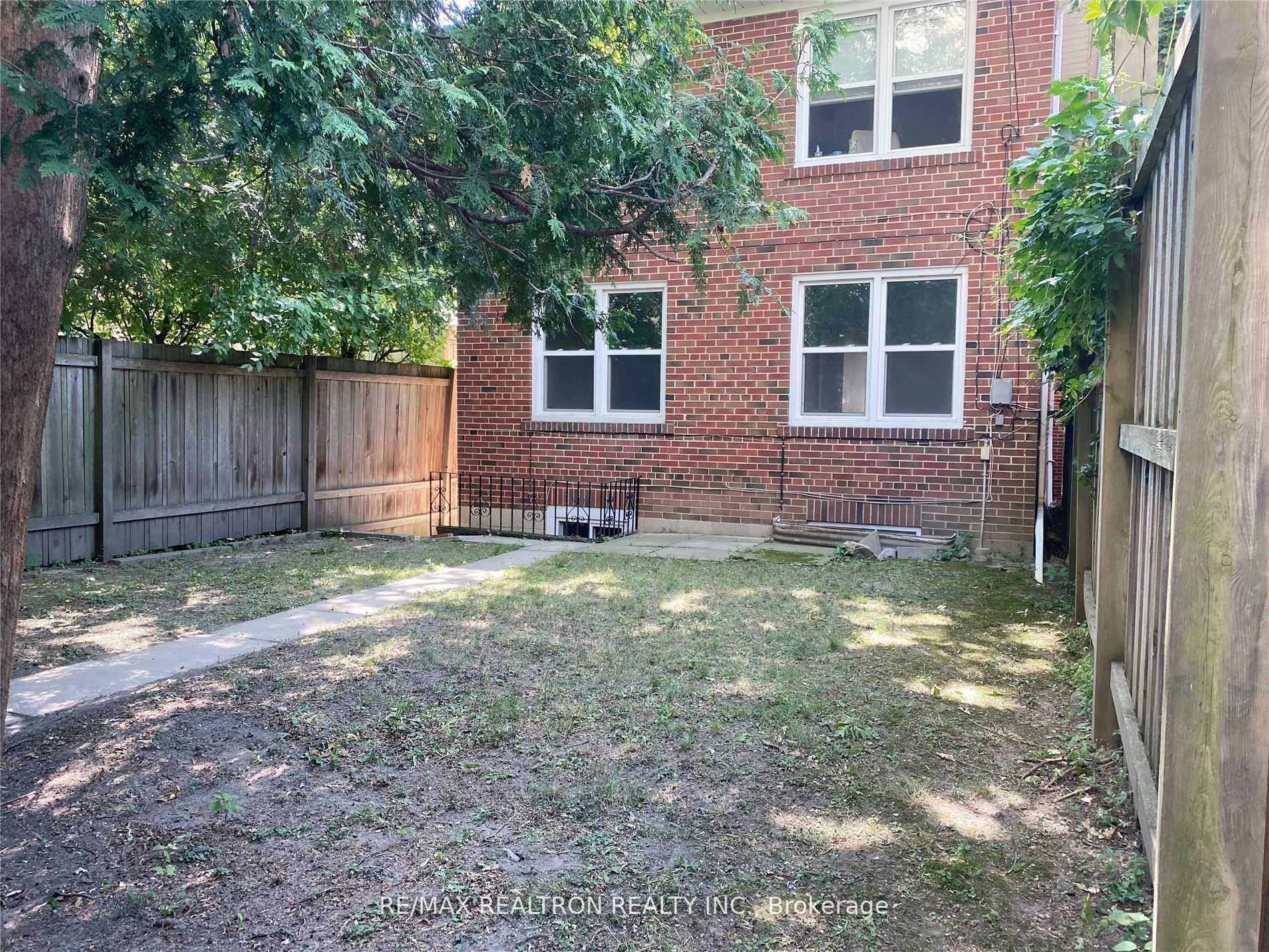 Photo 9 of Unit Main, 22 Gormley Avenue, Toronto, Yonge-St. Clair — HOMEH
