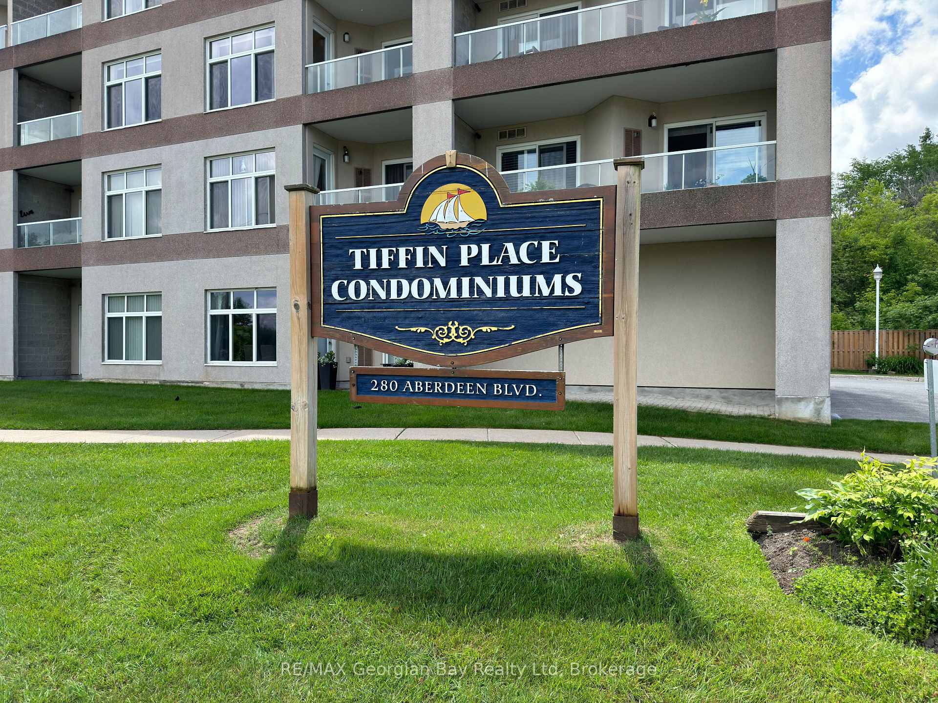 Photo 2 of Unit 415, 280 Aberdeen Boulevard, Midland — HOMEH