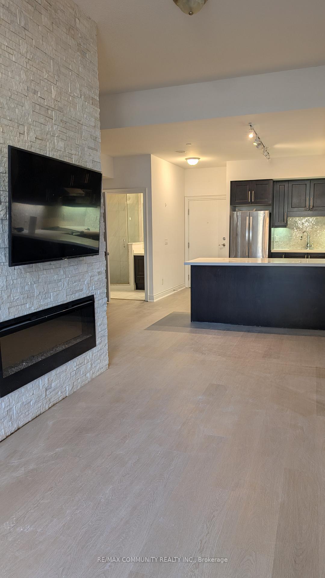 Photo 2 of Unit C105, 38 Cedarland Drive, Markham, Unionville — HOMEH