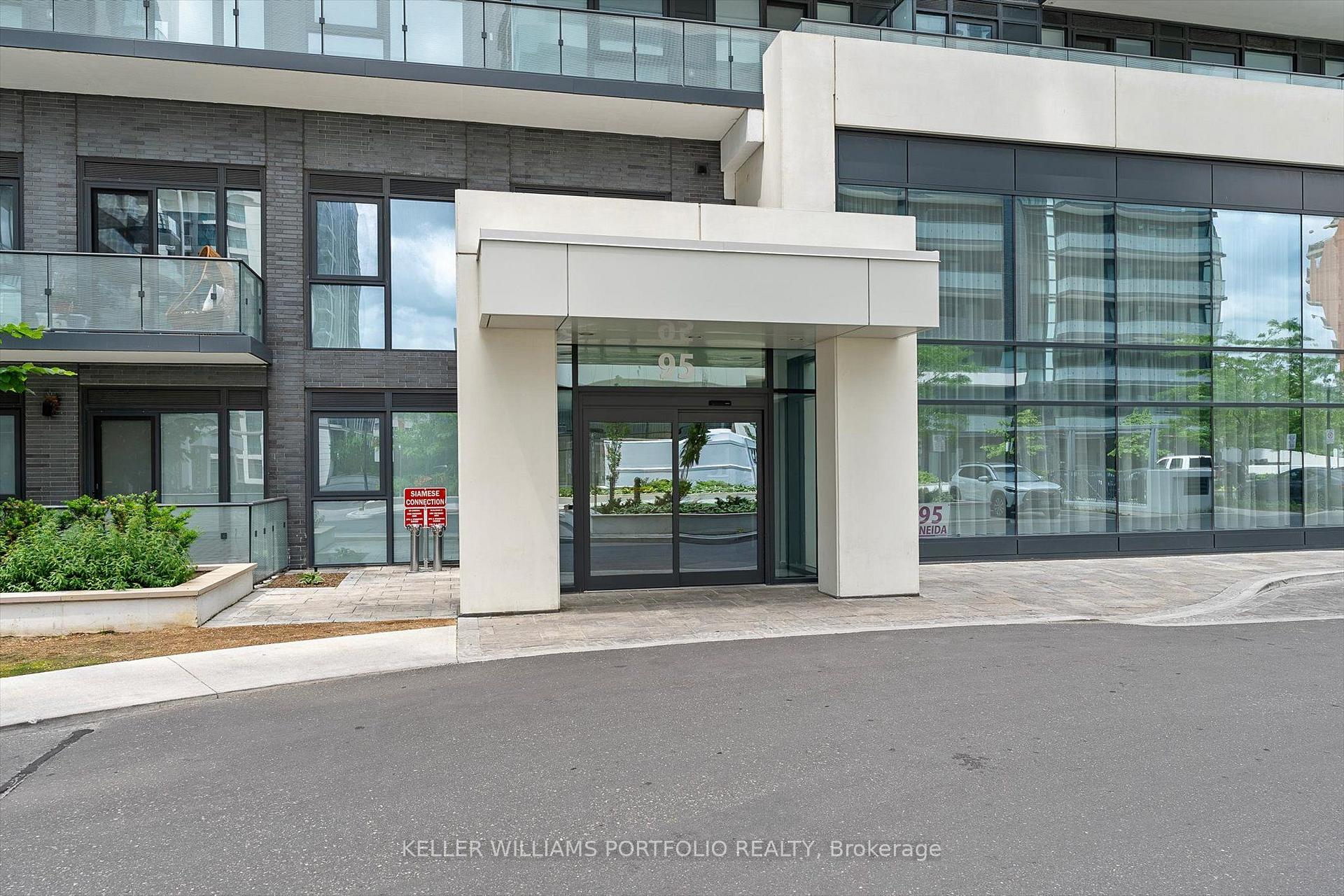 Photo 2 of Unit 806, 95 Oneida Crescent, Richmond Hill, Langstaff — HOMEH