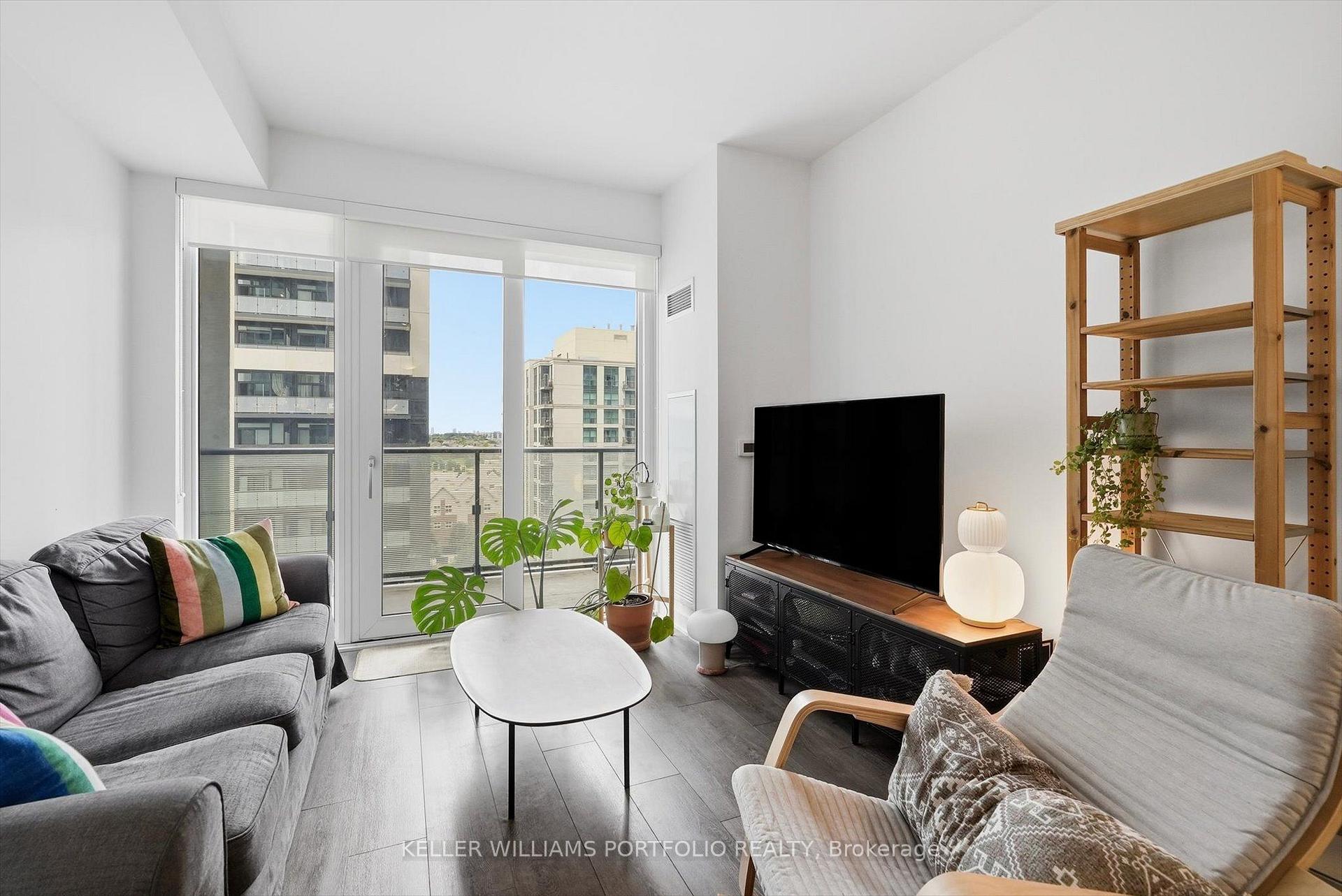 Photo 13 of Unit 806, 95 Oneida Crescent, Richmond Hill, Langstaff — HOMEH