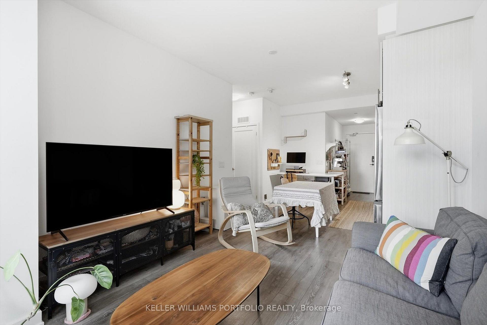 Photo 15 of Unit 806, 95 Oneida Crescent, Richmond Hill, Langstaff — HOMEH