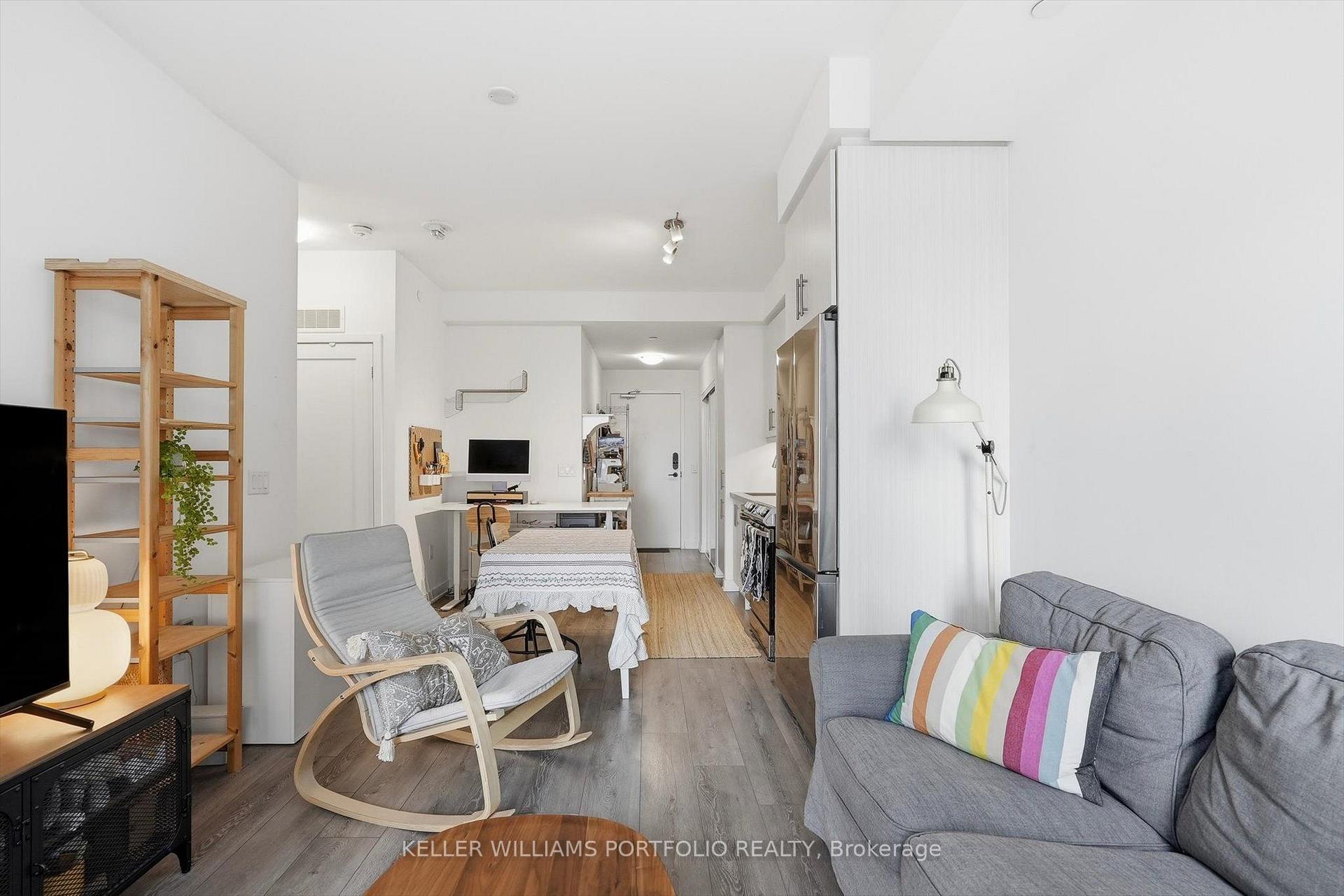 Photo 16 of Unit 806, 95 Oneida Crescent, Richmond Hill, Langstaff — HOMEH