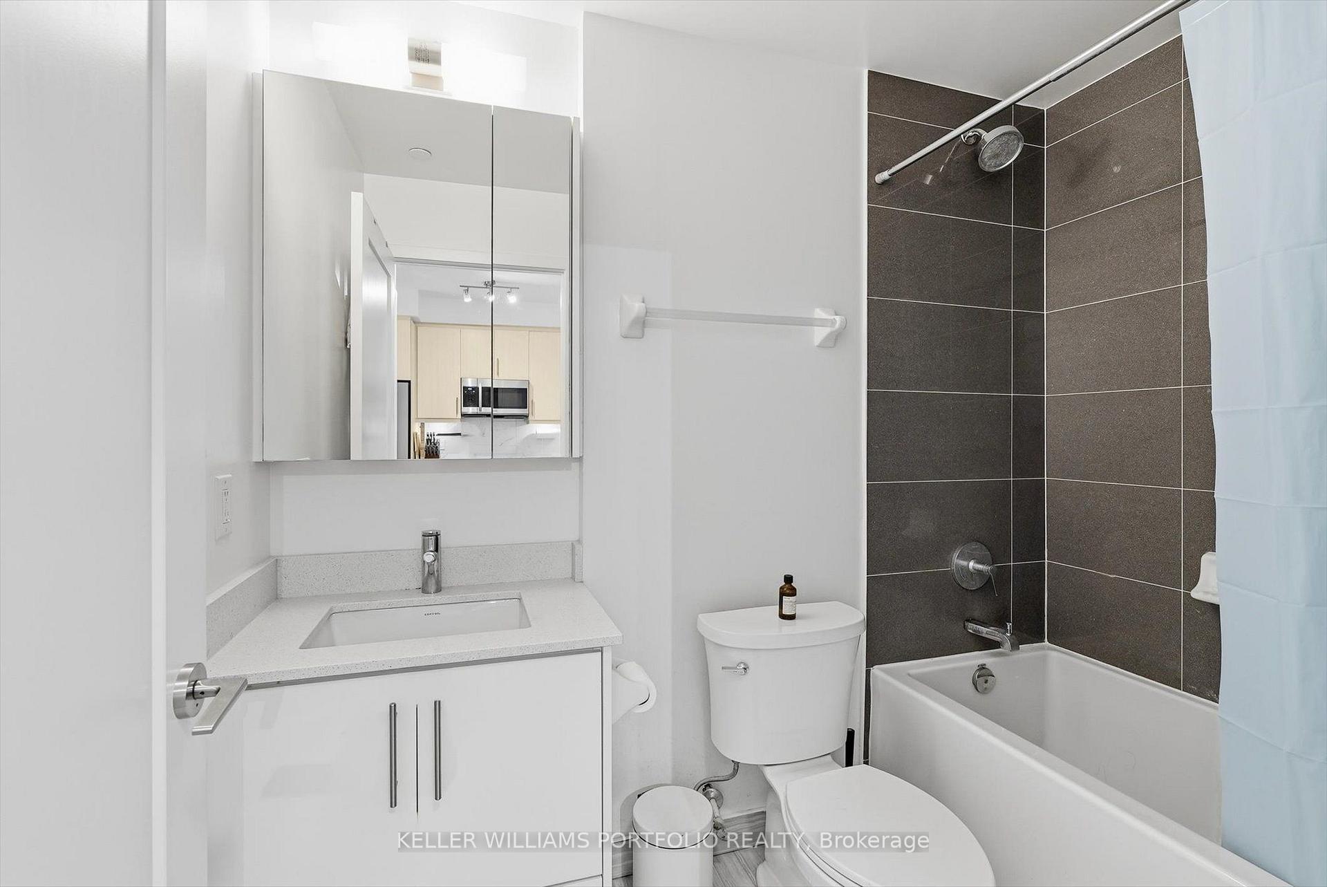 Photo 20 of Unit 806, 95 Oneida Crescent, Richmond Hill, Langstaff — HOMEH