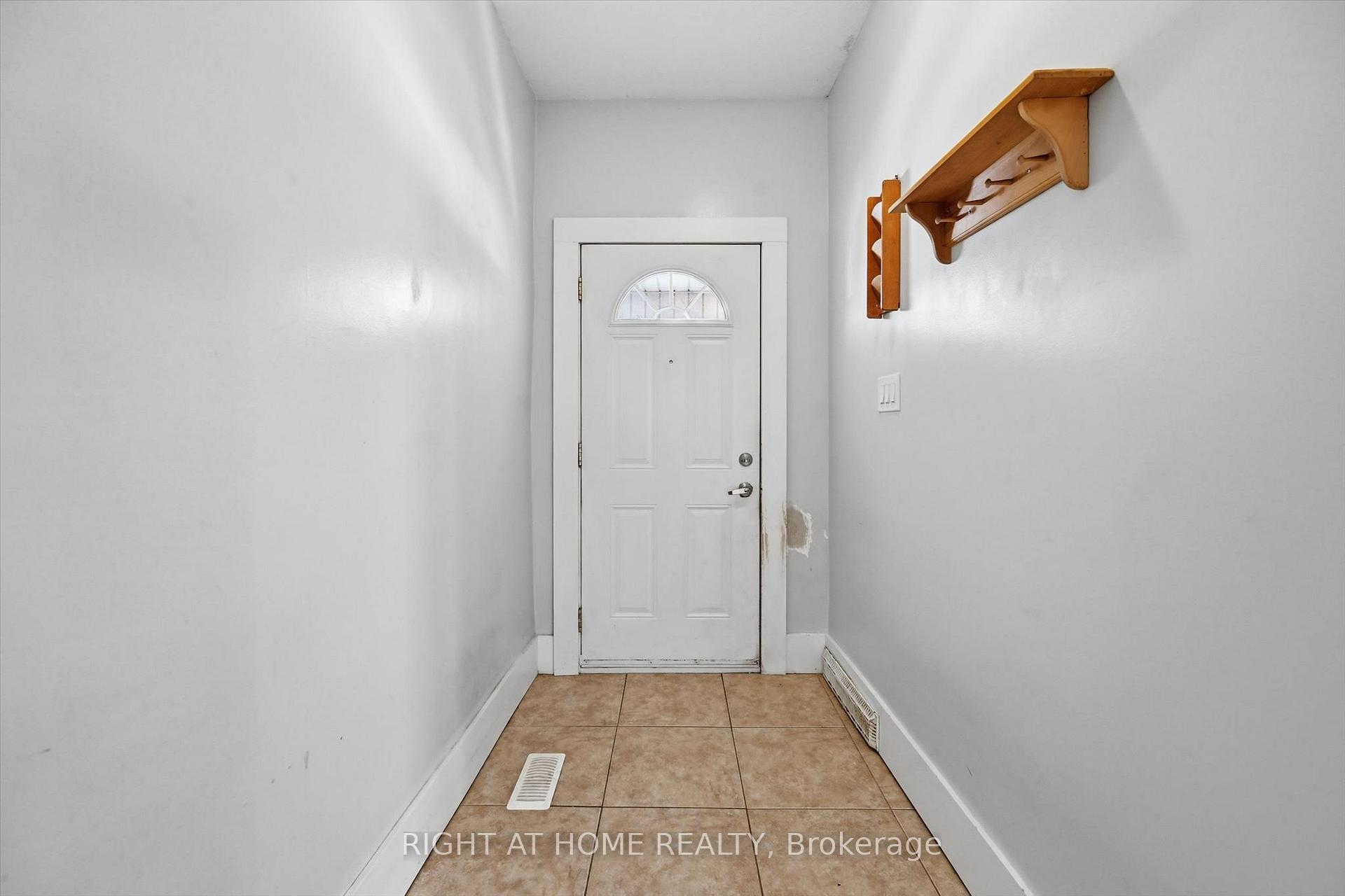 Photo 7 of 343 Cumberland Avenue, Hamilton, Blakeley — HOMEH
