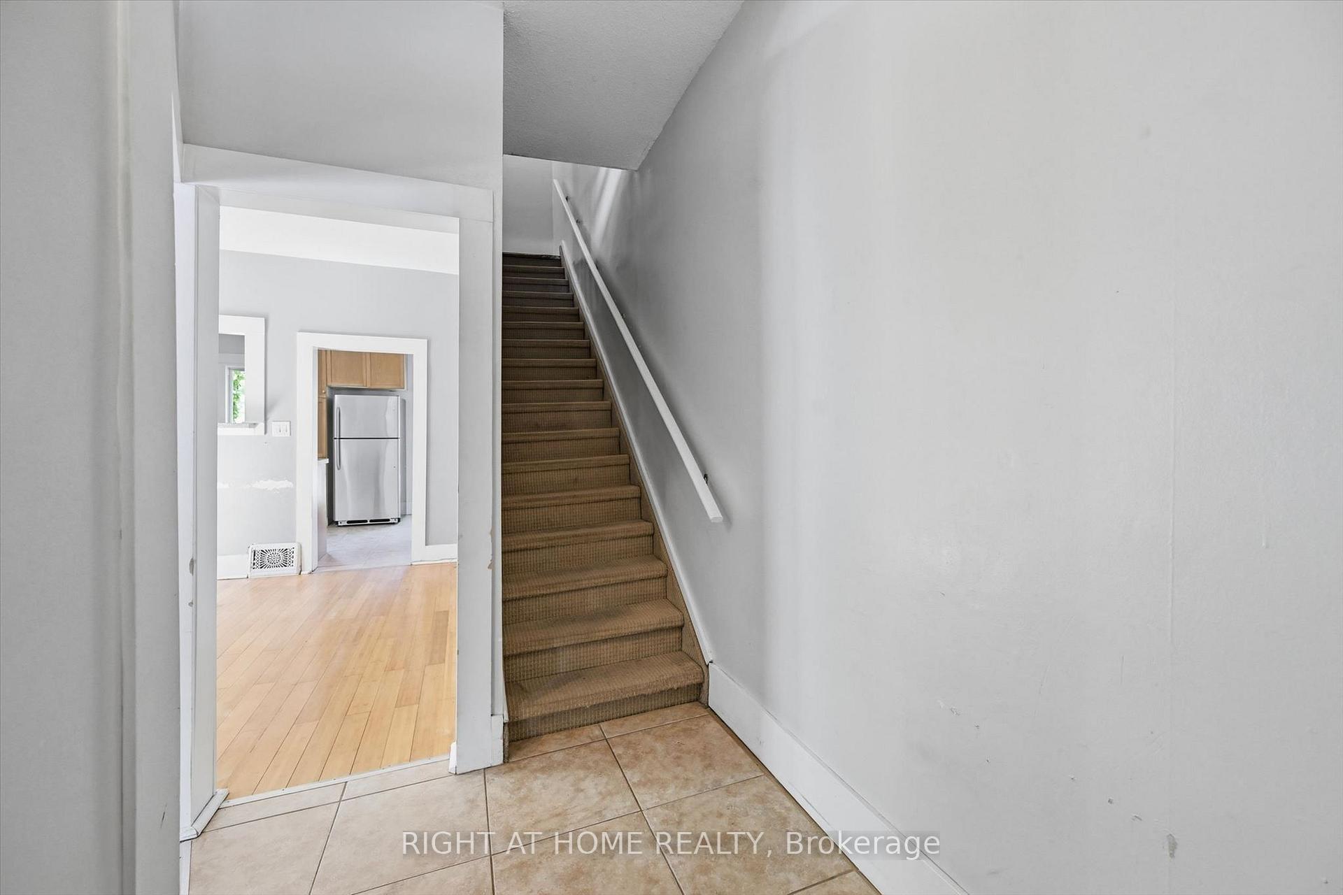 Photo 8 of 343 Cumberland Avenue, Hamilton, Blakeley — HOMEH