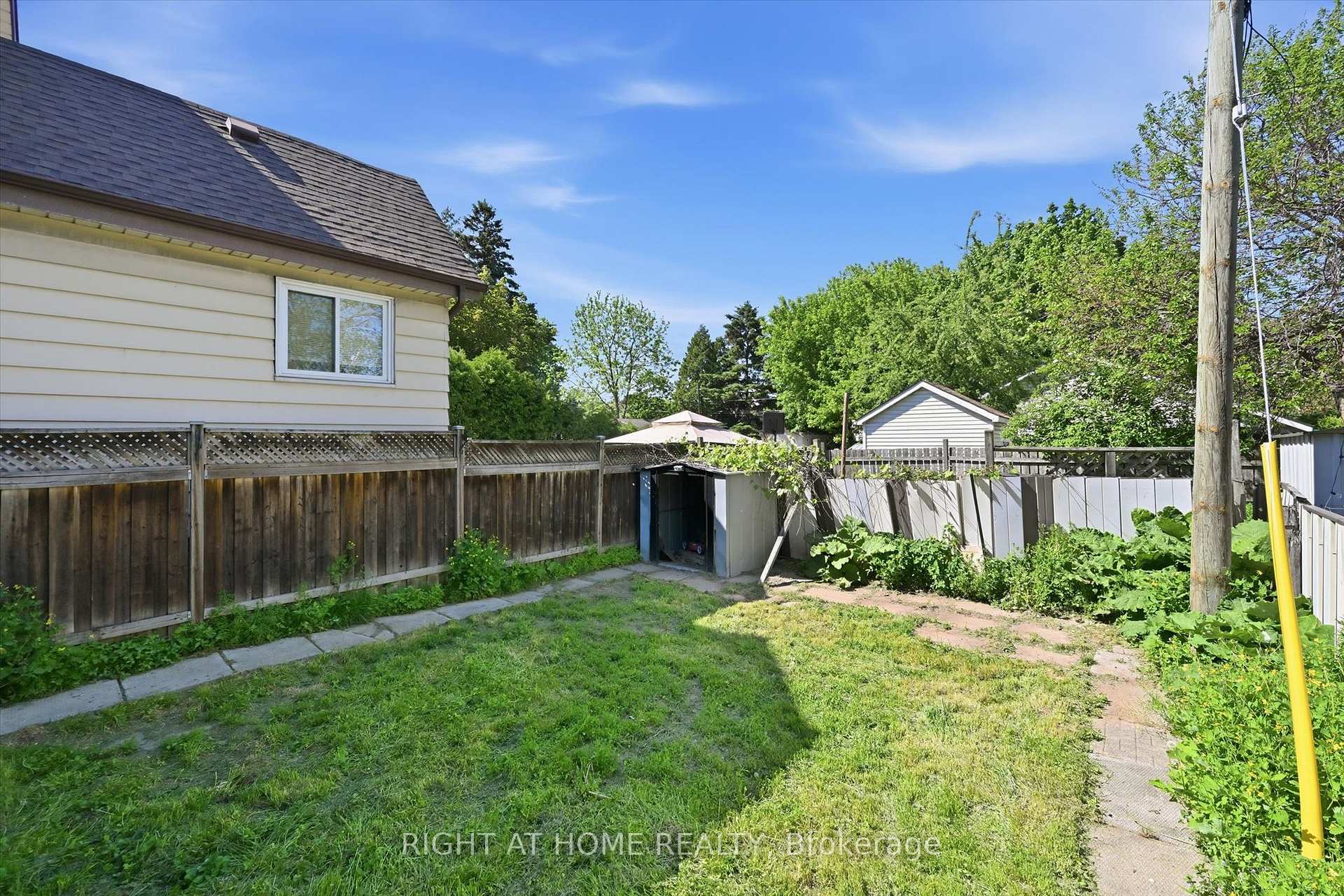 Photo 9 of 343 Cumberland Avenue, Hamilton, Blakeley — HOMEH