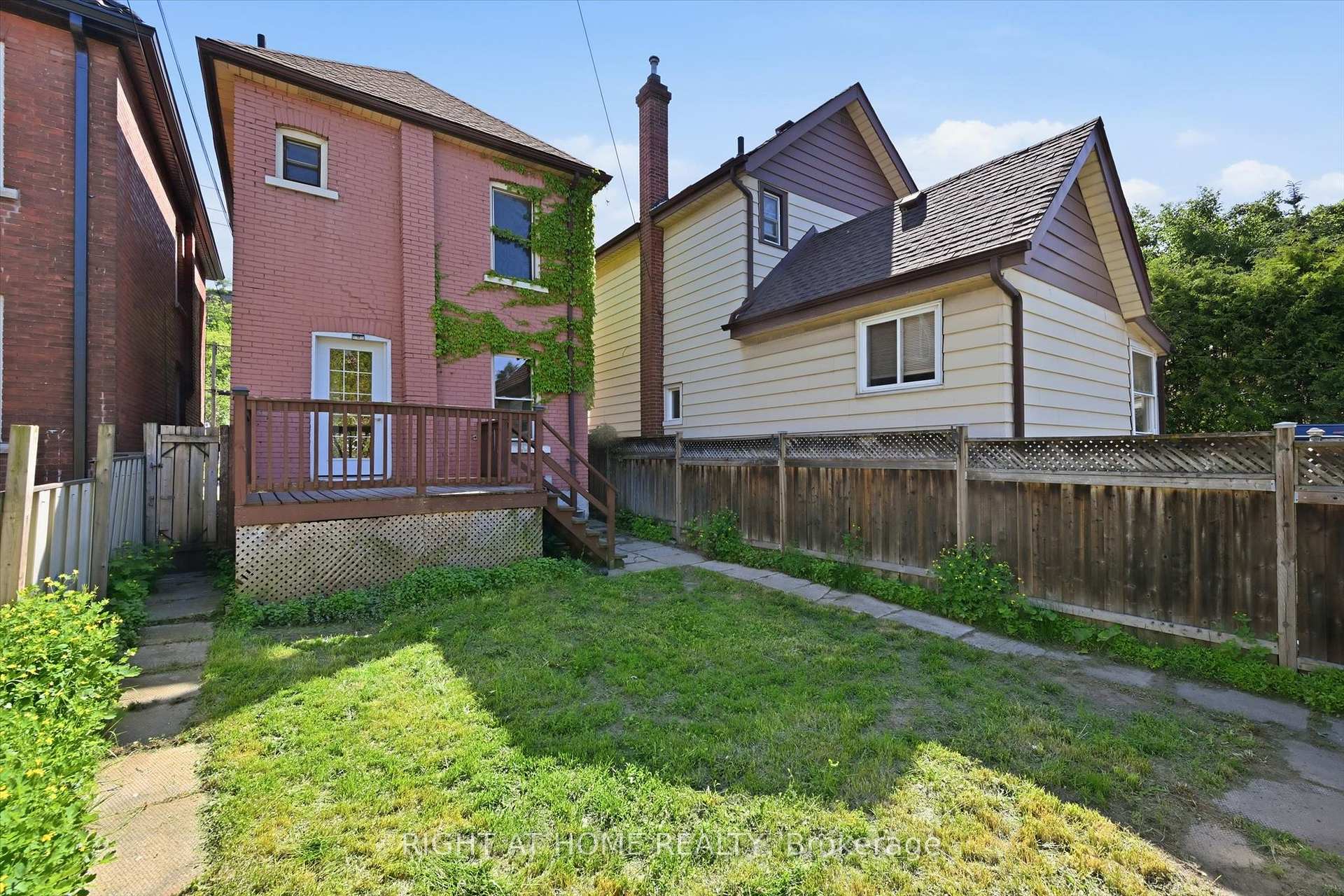 Photo 10 of 343 Cumberland Avenue, Hamilton, Blakeley — HOMEH