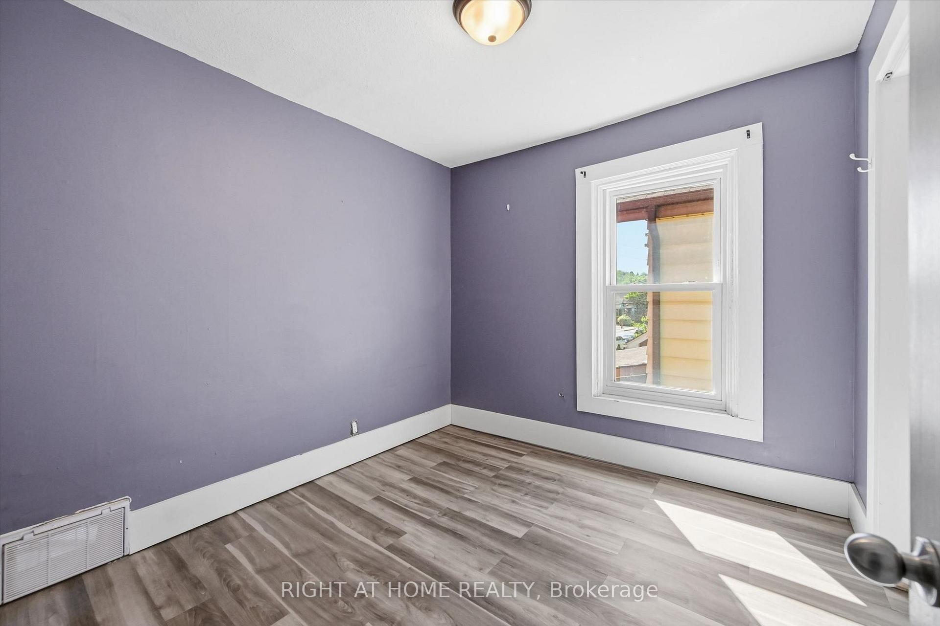 Photo 19 of 343 Cumberland Avenue, Hamilton, Blakeley — HOMEH