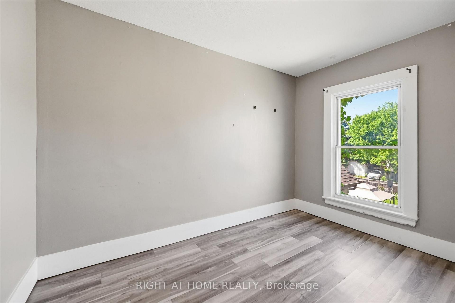 Photo 21 of 343 Cumberland Avenue, Hamilton, Blakeley — HOMEH