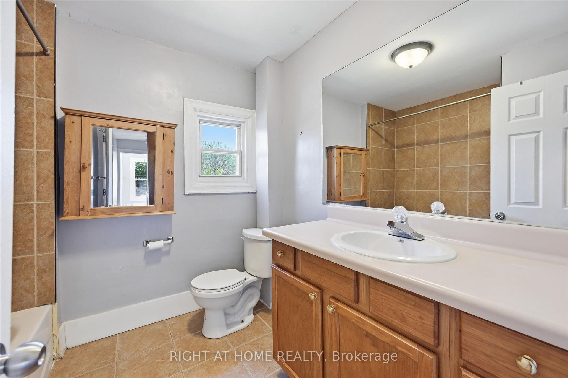 Photo 22 of 343 Cumberland Avenue, Hamilton, Blakeley — HOMEH
