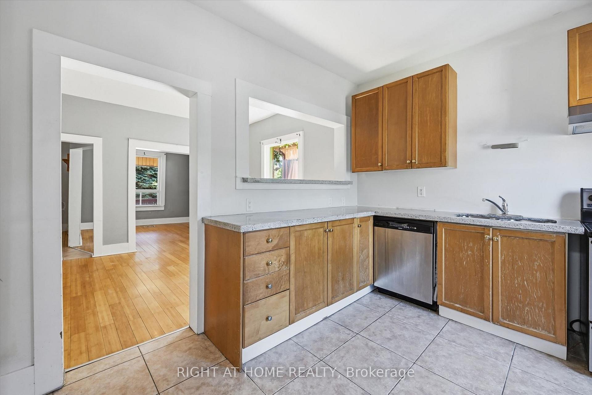 Photo 30 of 343 Cumberland Avenue, Hamilton, Blakeley — HOMEH