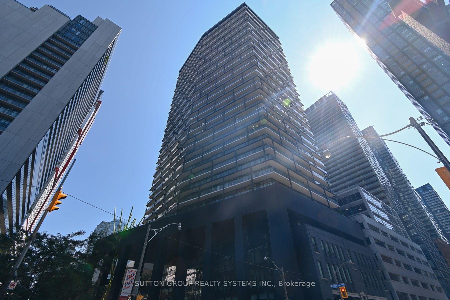 Photo 1 of Unit 2004, 125 Peter Street, Toronto, Waterfront Communities — HOMEH