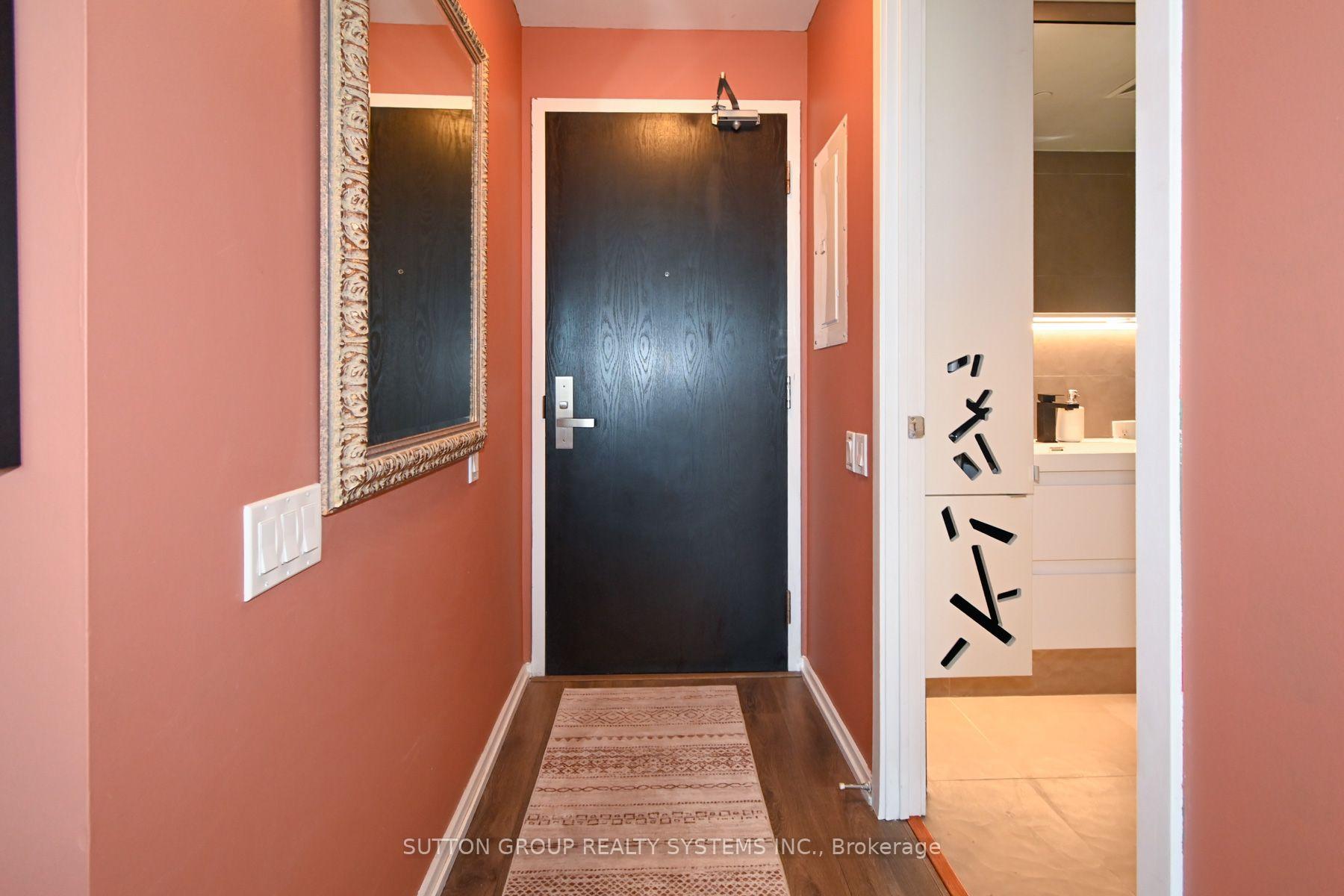 Photo 2 of Unit 2004, 125 Peter Street, Toronto, Waterfront Communities — HOMEH