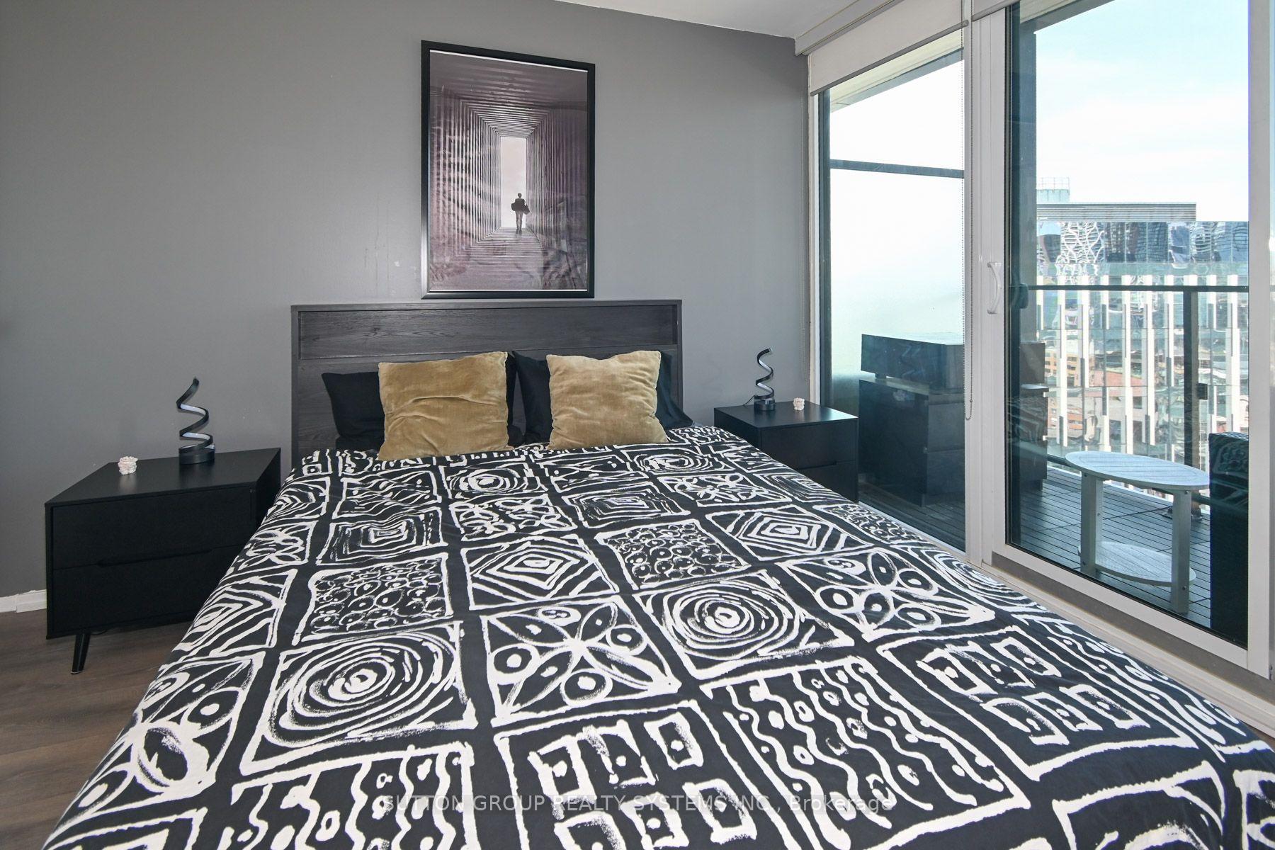 Photo 10 of Unit 2004, 125 Peter Street, Toronto, Waterfront Communities — HOMEH