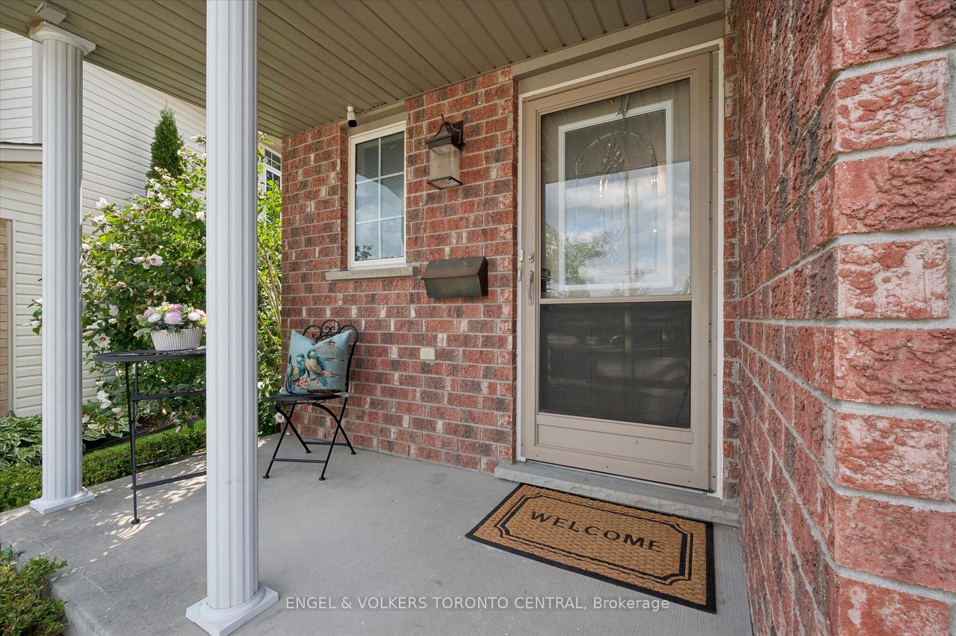 Photo 4 of 954 Atlantic Boulevard, Waterloo, Eastbridge — HOMEH