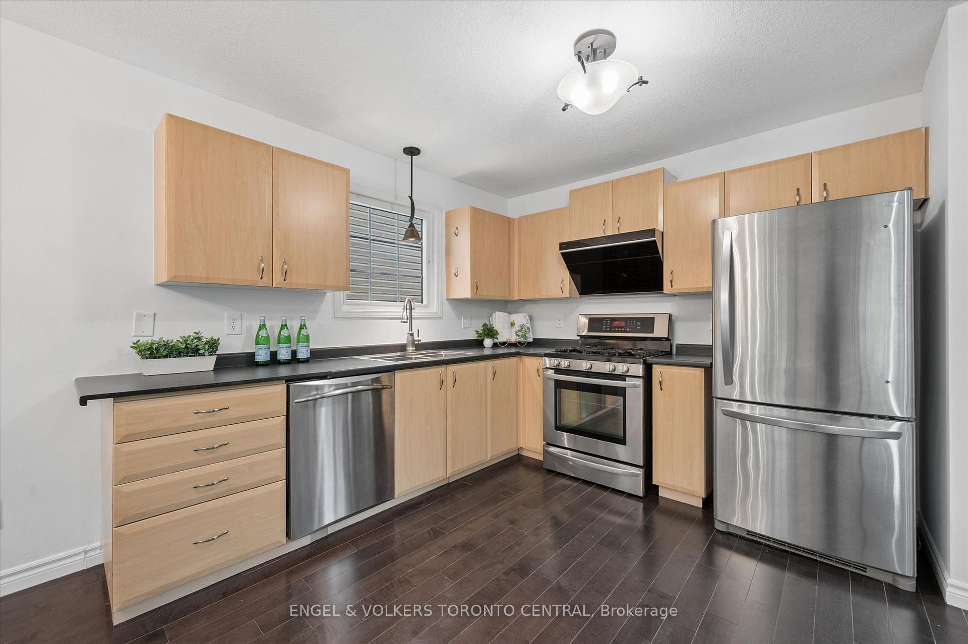 Photo 11 of 954 Atlantic Boulevard, Waterloo, Eastbridge — HOMEH