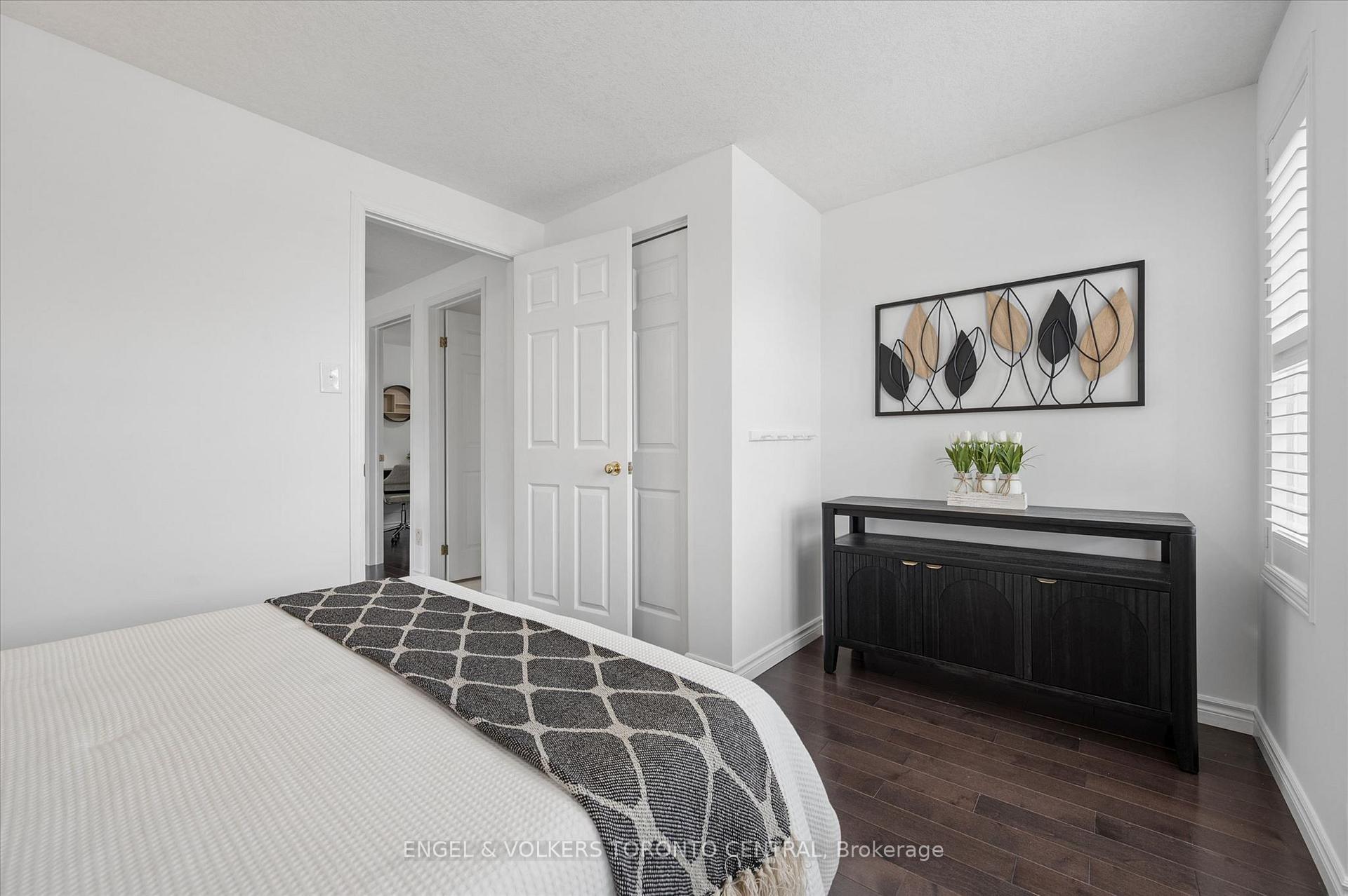 Photo 19 of 954 Atlantic Boulevard, Waterloo, Eastbridge — HOMEH