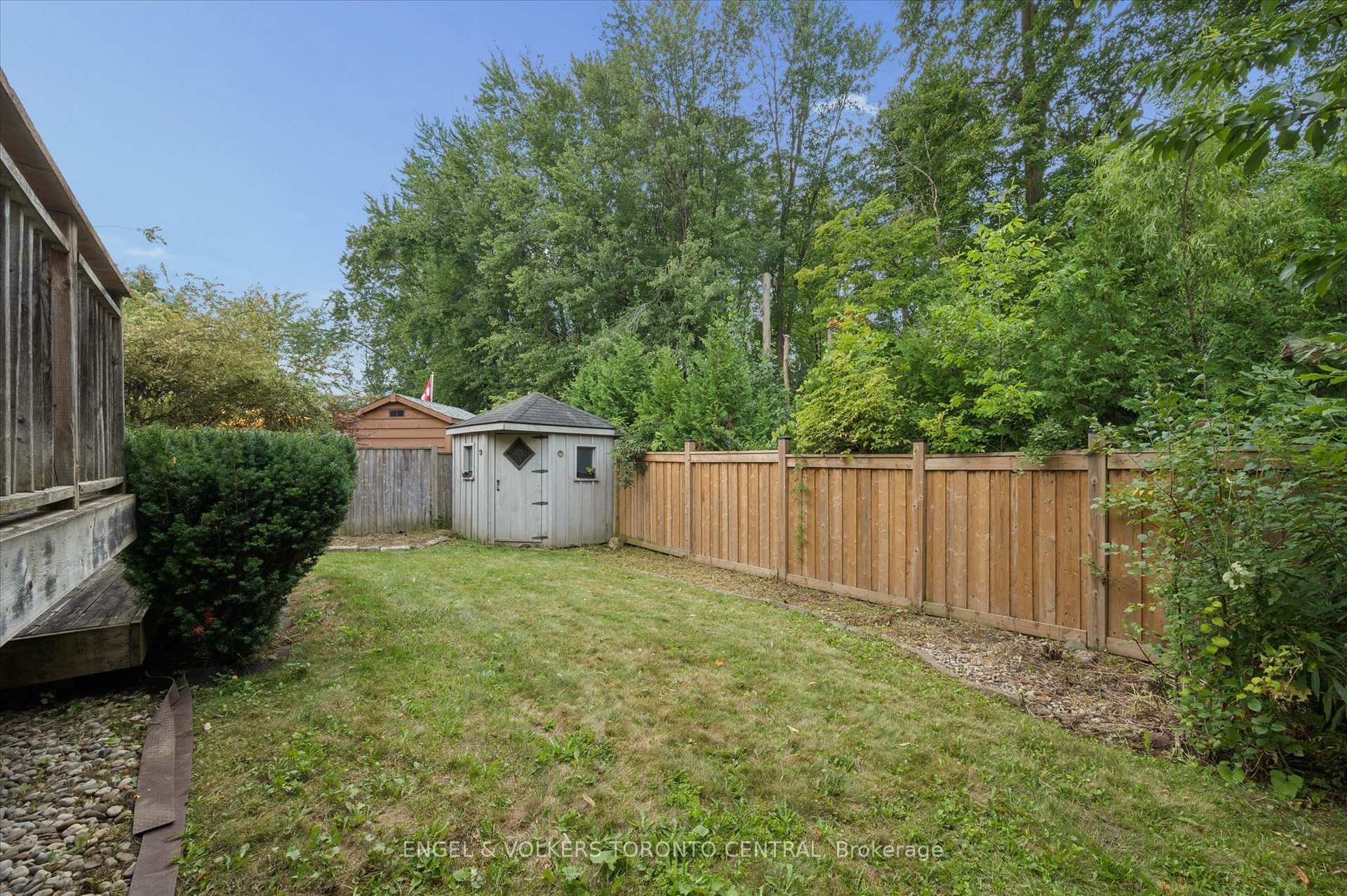 Photo 29 of 954 Atlantic Boulevard, Waterloo, Eastbridge — HOMEH