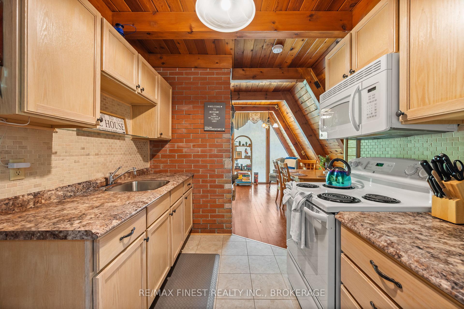 Photo 12 of 53 Hillside Lane, Frontenac, Frontenac South — HOMEH