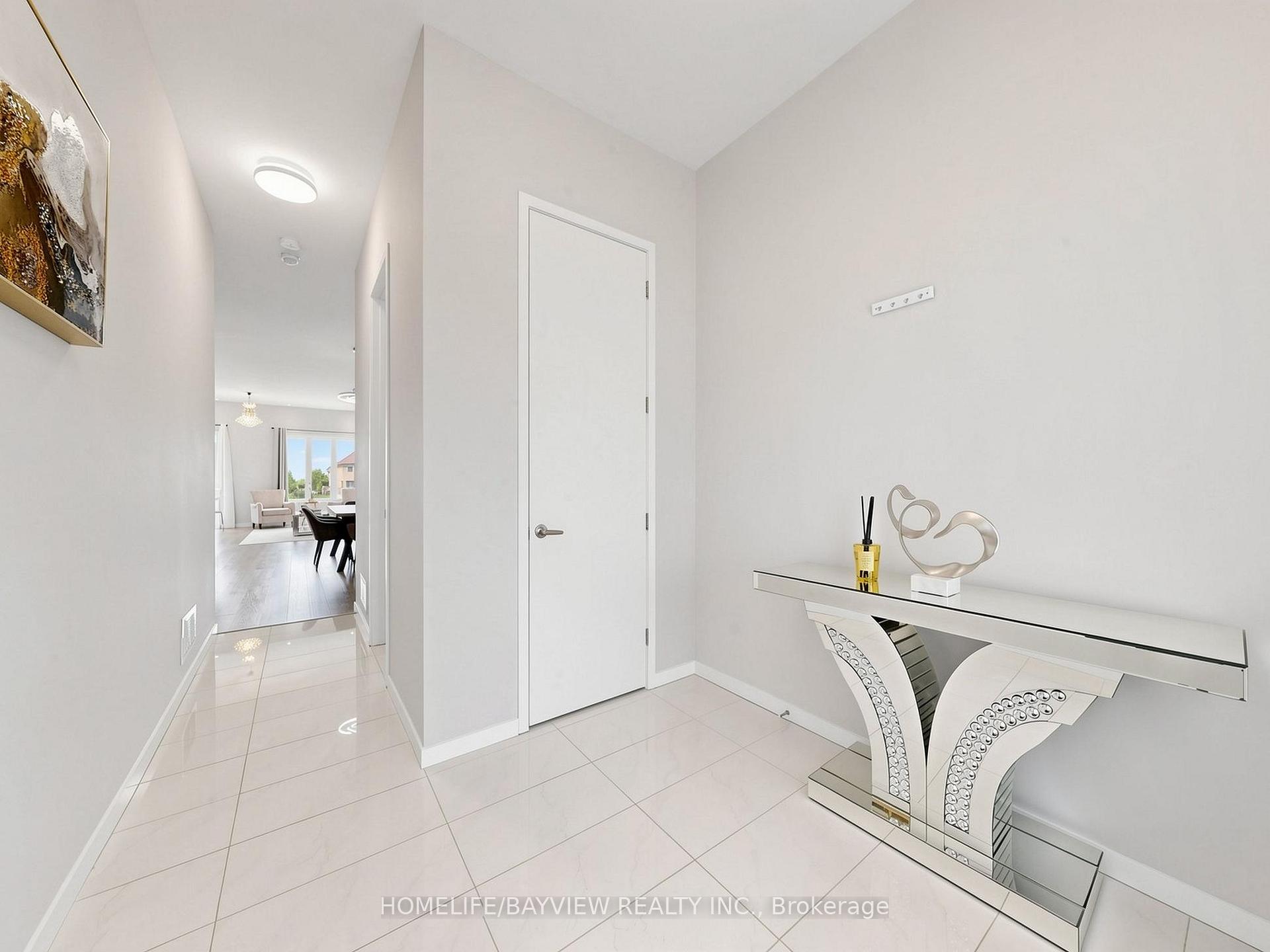 Photo 5 of 240 Elyse Court, Aurora, Bayview Northeast — HOMEH