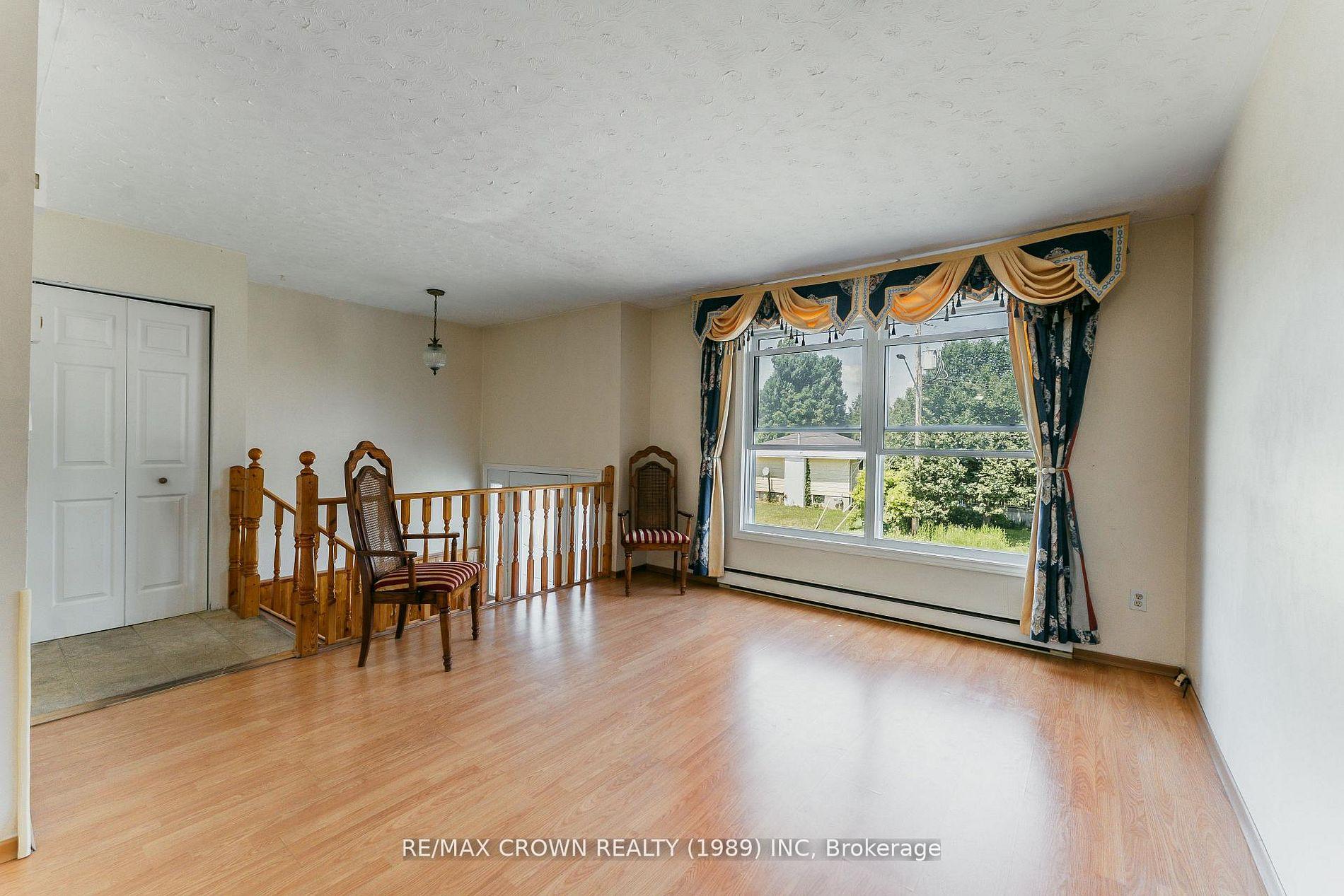 Photo 6 of 307 McKenzie Avenue, North Bay, Widdifield — HOMEH