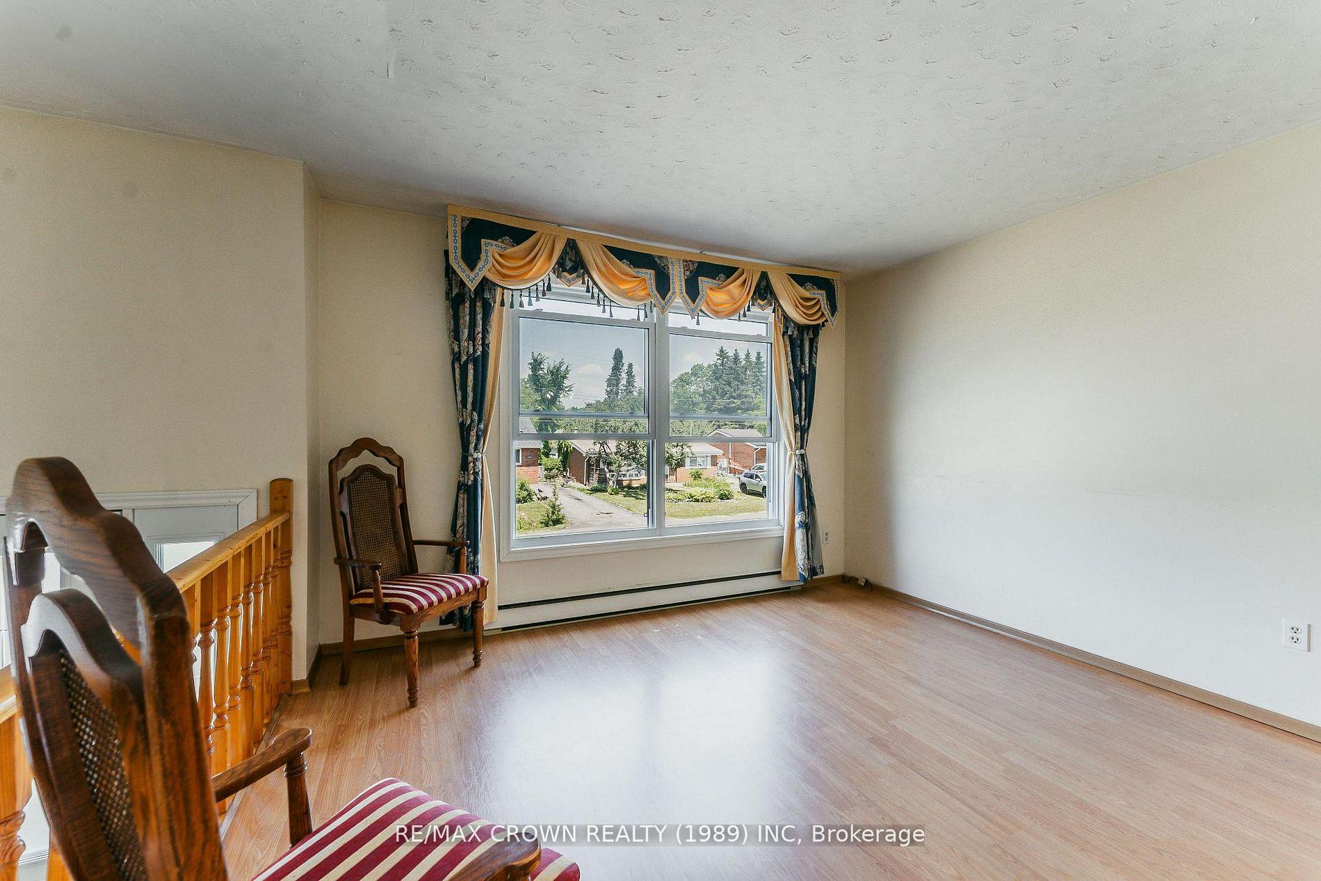 Photo 7 of 307 McKenzie Avenue, North Bay, Widdifield — HOMEH