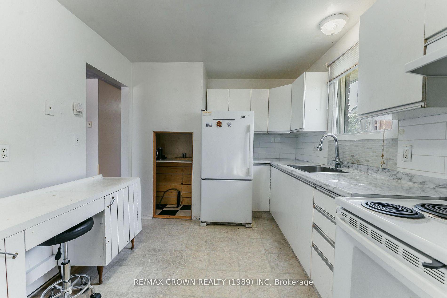 Photo 9 of 307 McKenzie Avenue, North Bay, Widdifield — HOMEH