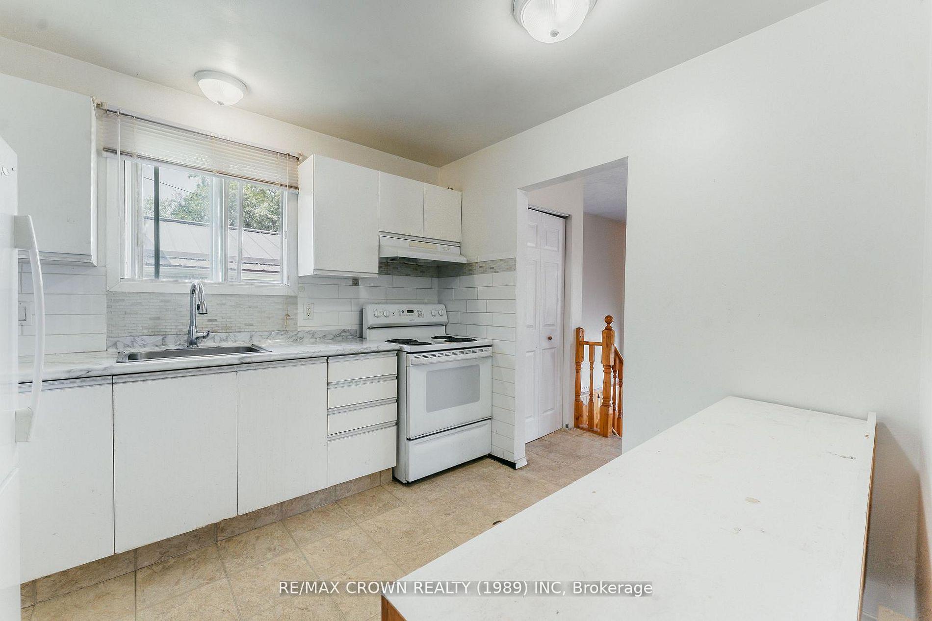 Photo 11 of 307 McKenzie Avenue, North Bay, Widdifield — HOMEH