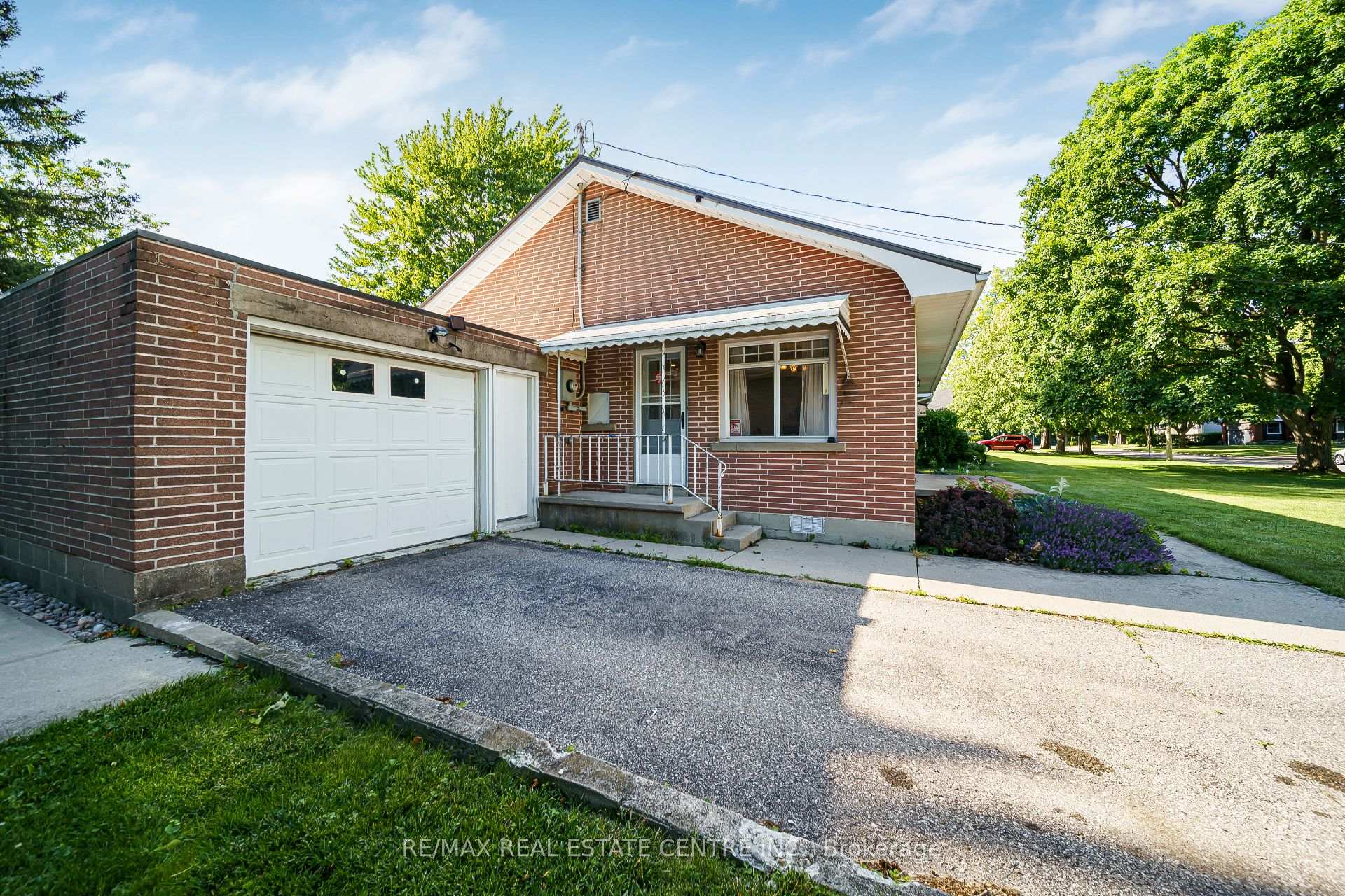 Photo 5 of 24 Park Street, Aylmer — HOMEH