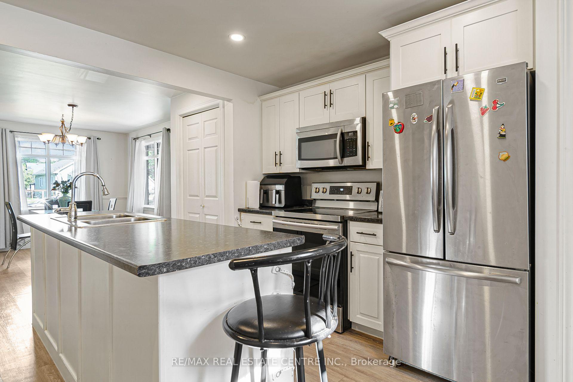 Photo 12 of 24 Park Street, Aylmer — HOMEH