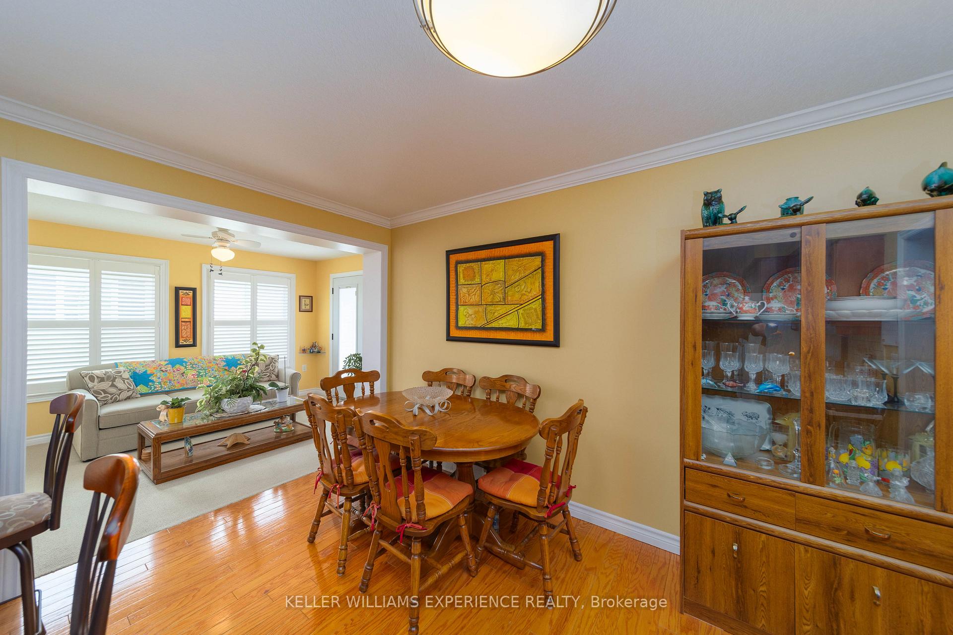 Photo 4 of 6 Virginia Avenue, Wasaga Beach — HOMEH