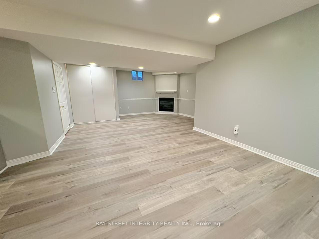 Photo 2 of 414 River Glen Boulevard, Oakville, River Oaks — HOMEH